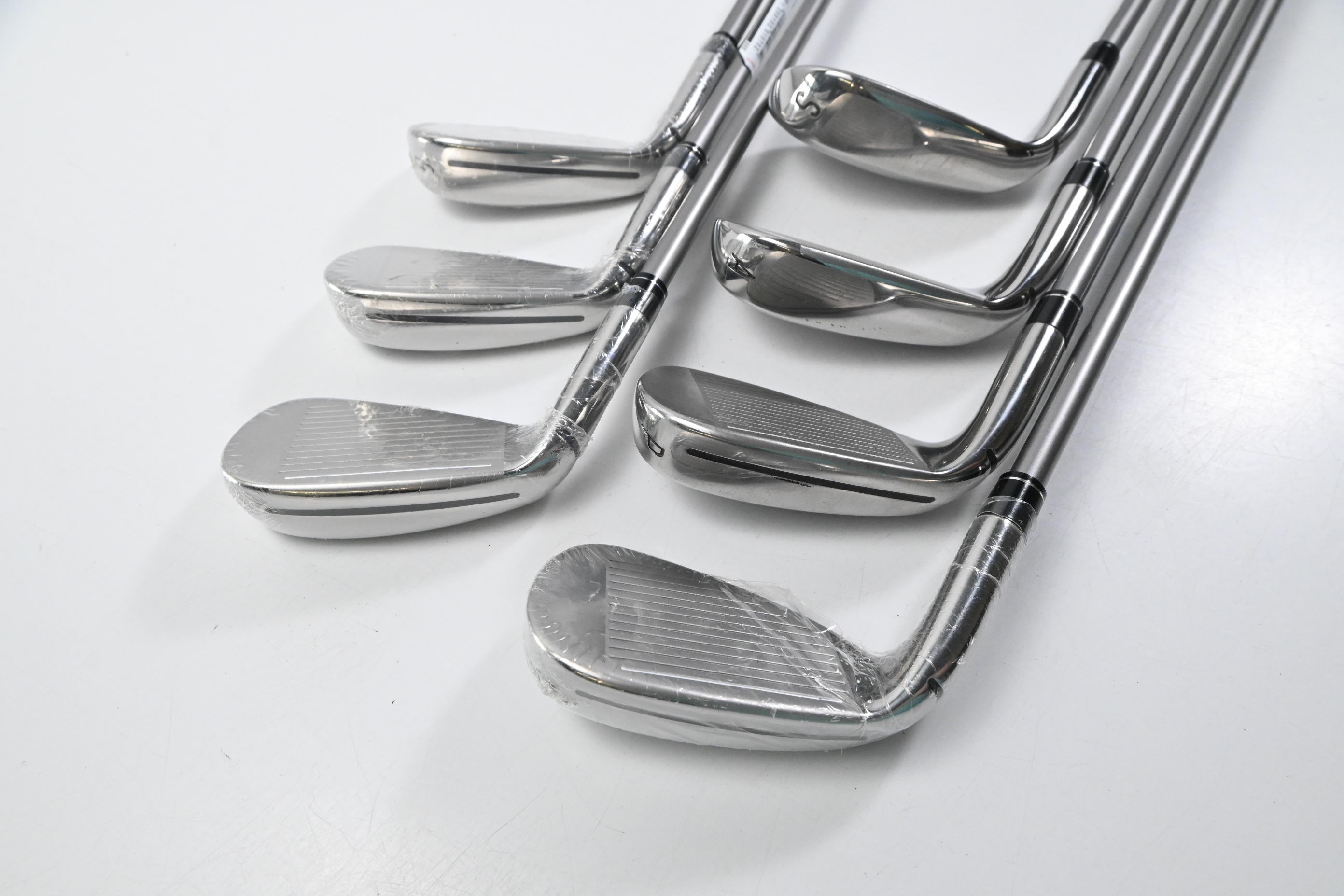 Ladies Taylormade Kalea Gold Irons / 6-PW+GW+SW / Ladies Flex Kalea Shafts