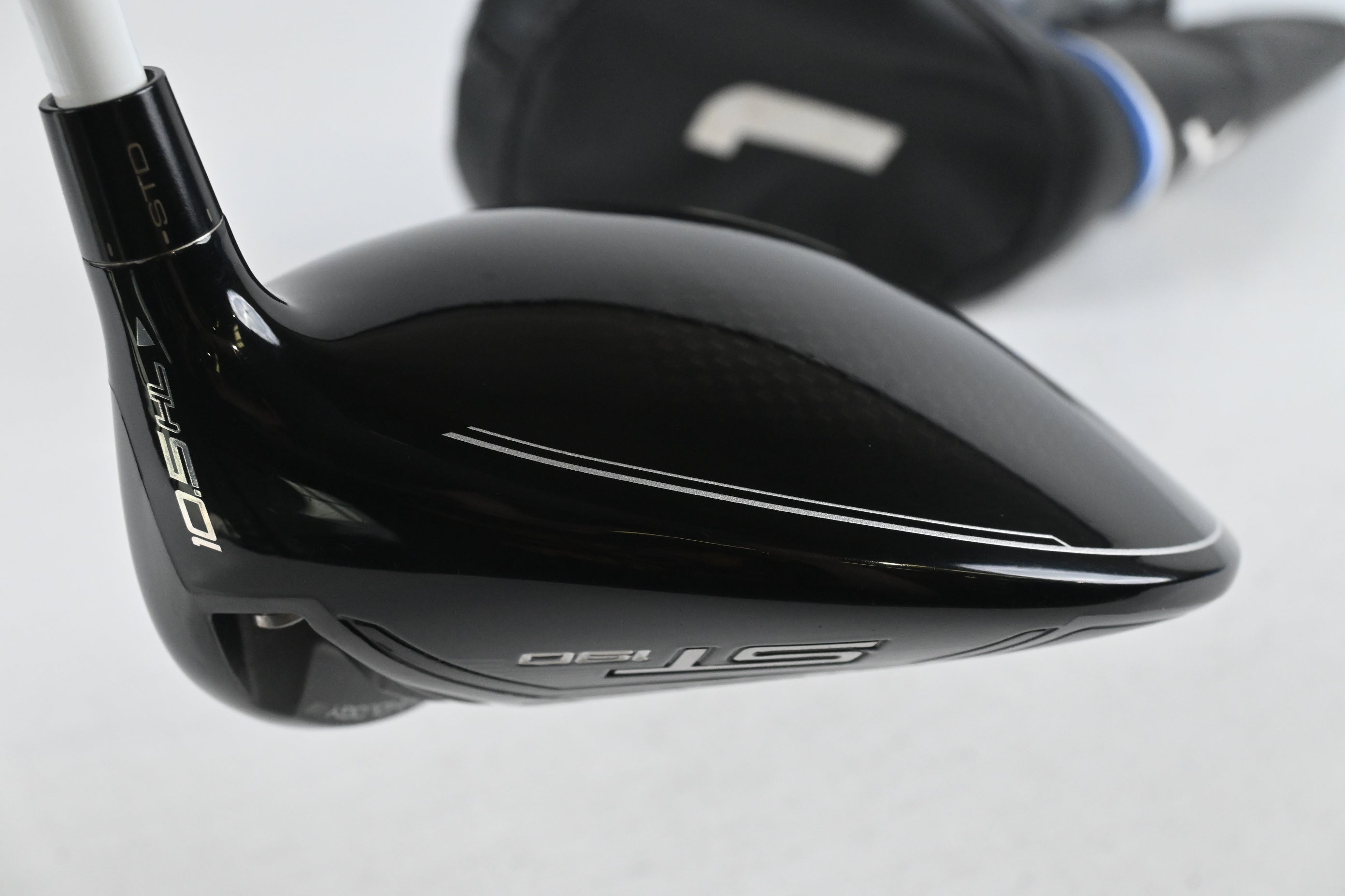 Mizuno ST190 Driver / 10.5 Degree / Stiff Flex Fujikura Atmos White 6 Shaft
