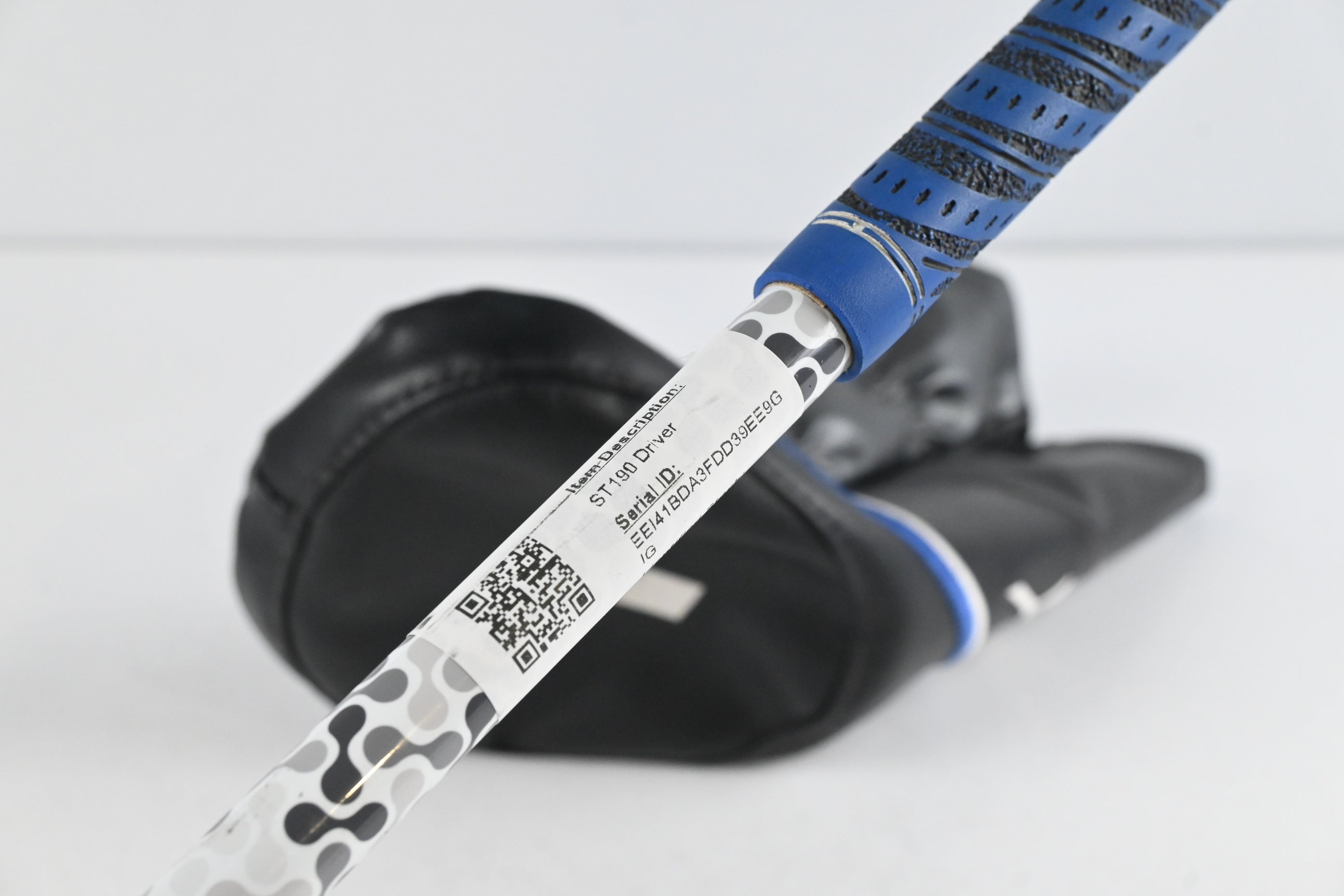 Mizuno ST190 Driver / 10.5 Degree / Stiff Flex Fujikura Atmos White 6 Shaft