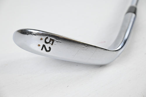 Cleveland 588 RTX 2.0 Gap Wedge / 52 Degree / Wedge Flex Dynamic Gold