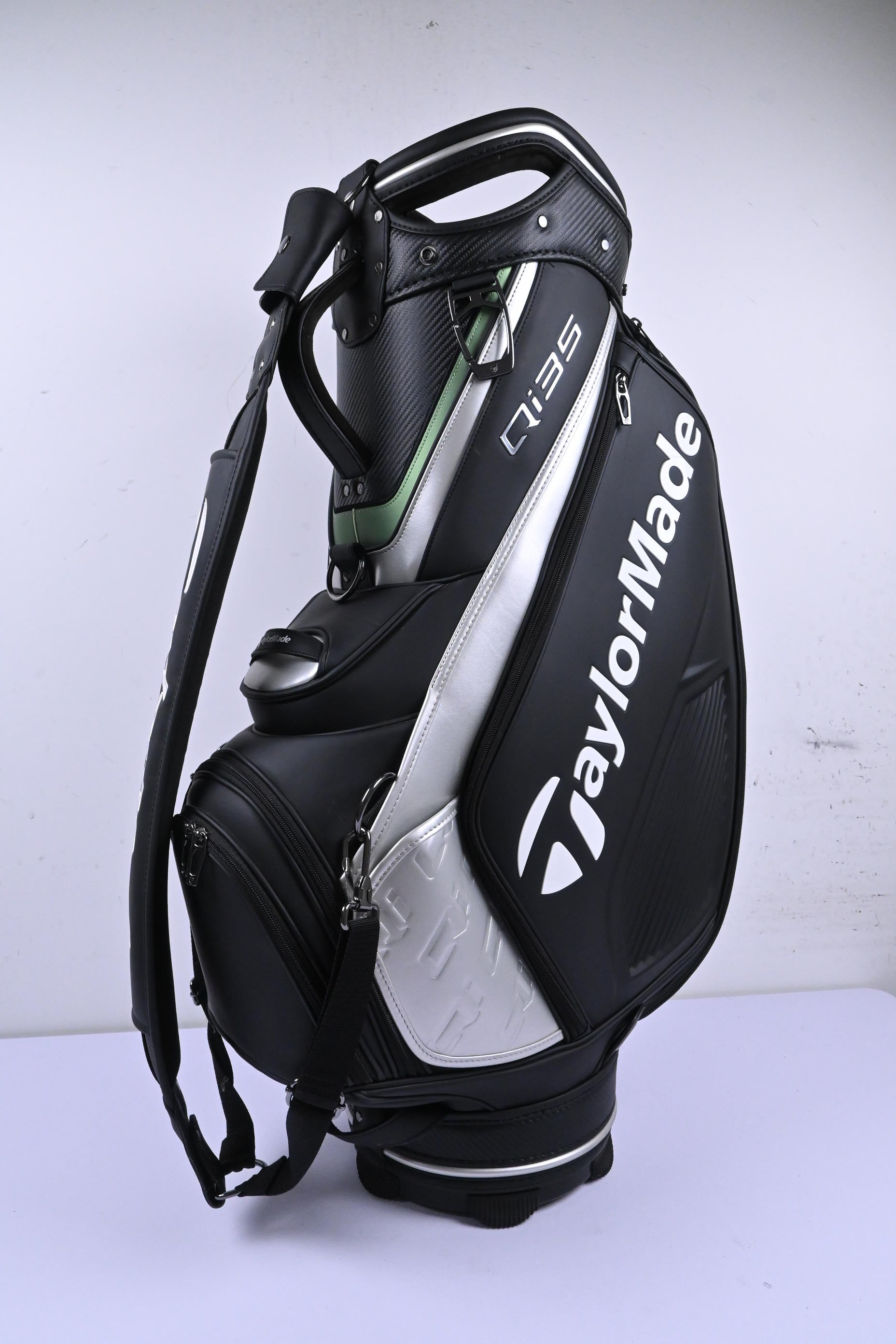 Taylormade Qi35 Tour Bag / 6-Way Divider / Black & Silver