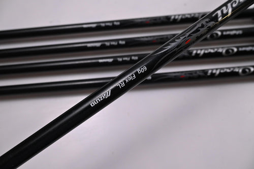 Mizuno JPX 825 Irons / 6-PW / Regular Flex Fujikura Orochi 60 Shafts