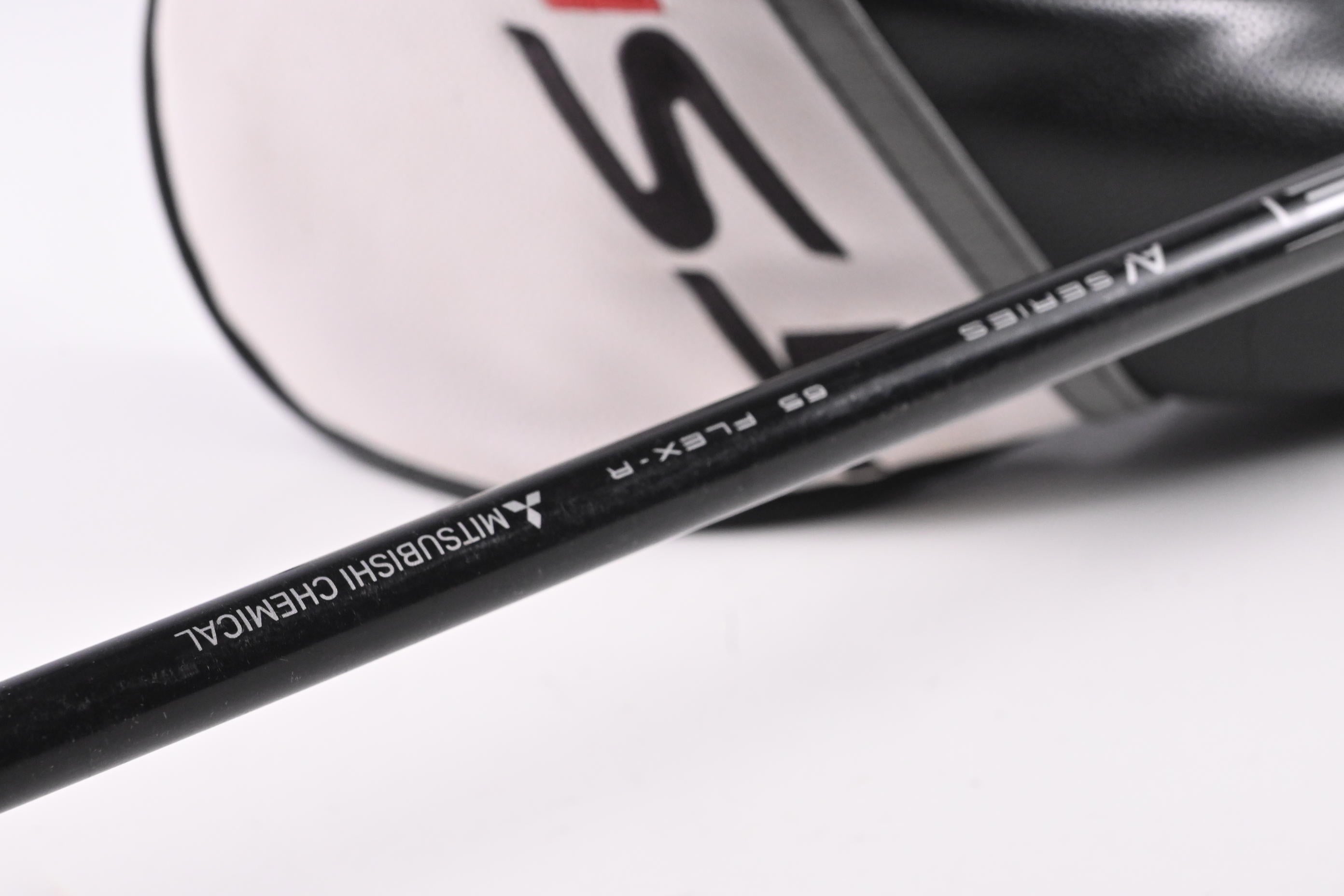 Titleist TSR2 #5 Wood / 18 Degree / Regular Flex Tensei AV Blue 65 Shaft