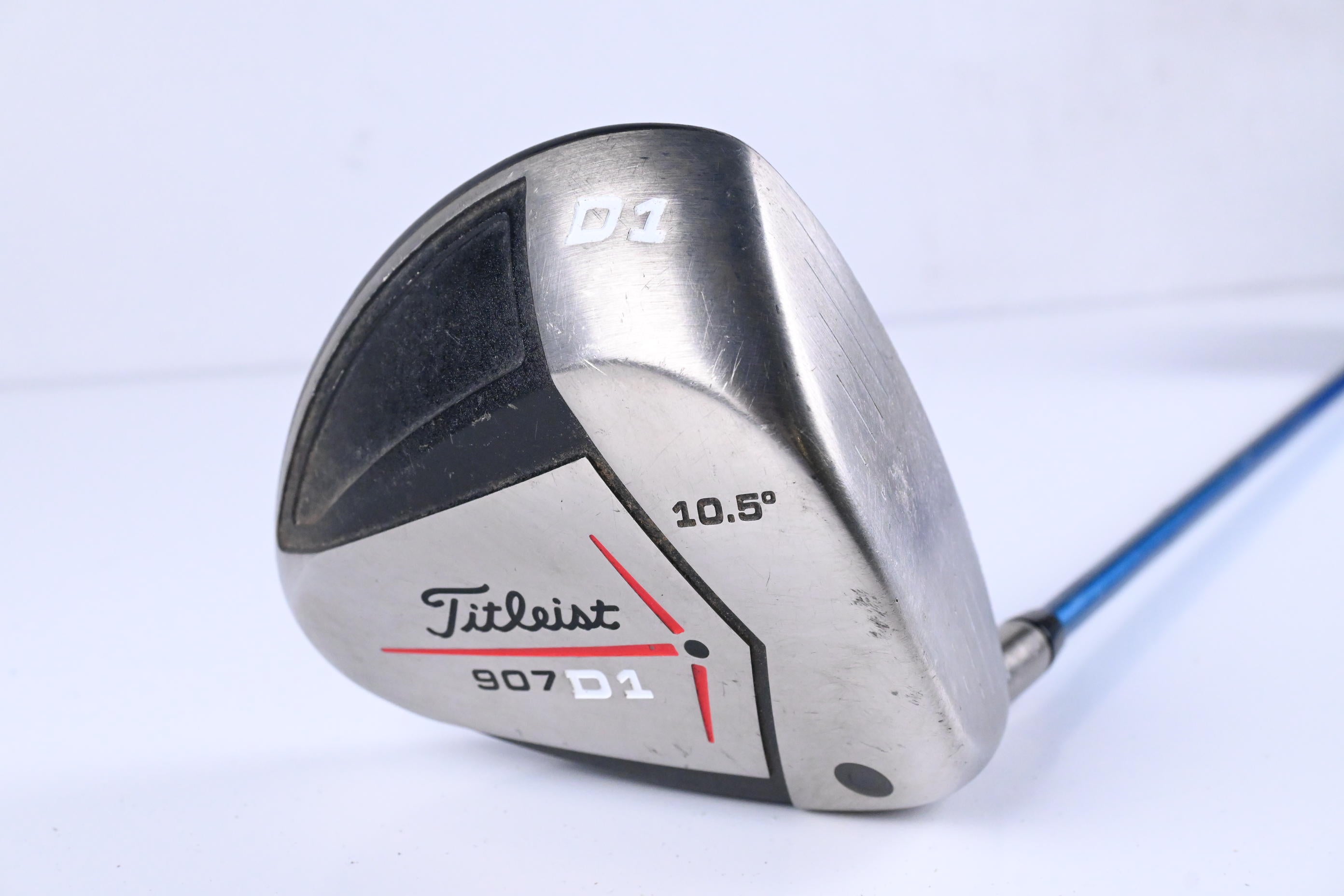 Titleist 907 D1 Driver / 10.5 Degree / Regular Flex Aldila VS Proto 'By You' 65 Shaft