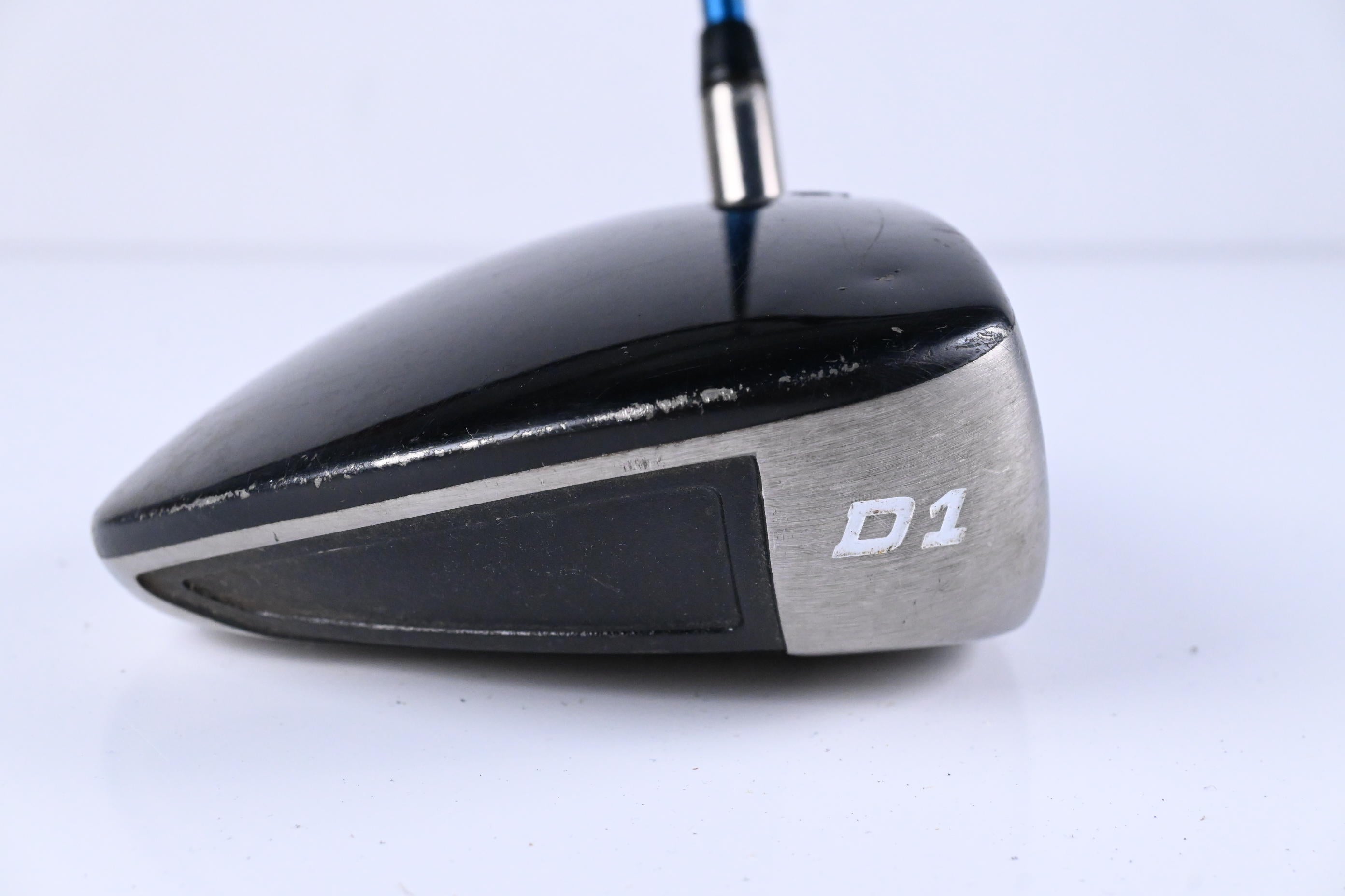 Titleist 907 D1 Driver / 10.5 Degree / Regular Flex Aldila VS Proto 'By You' 65 Shaft