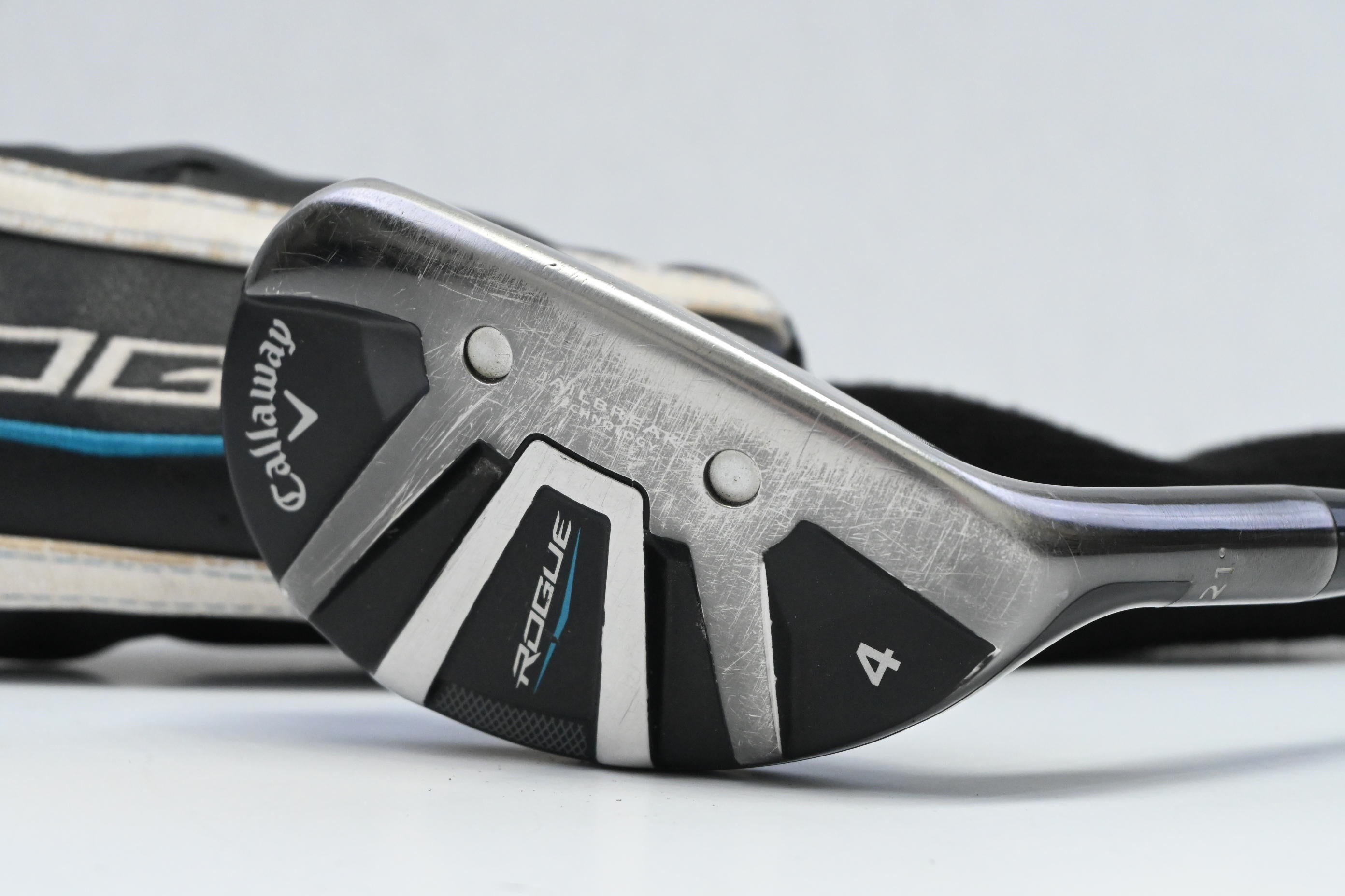 Callaway Rogue #4 Hybrid / 21 Degree / Regular Flex Aldila Synergy 60 Shaft