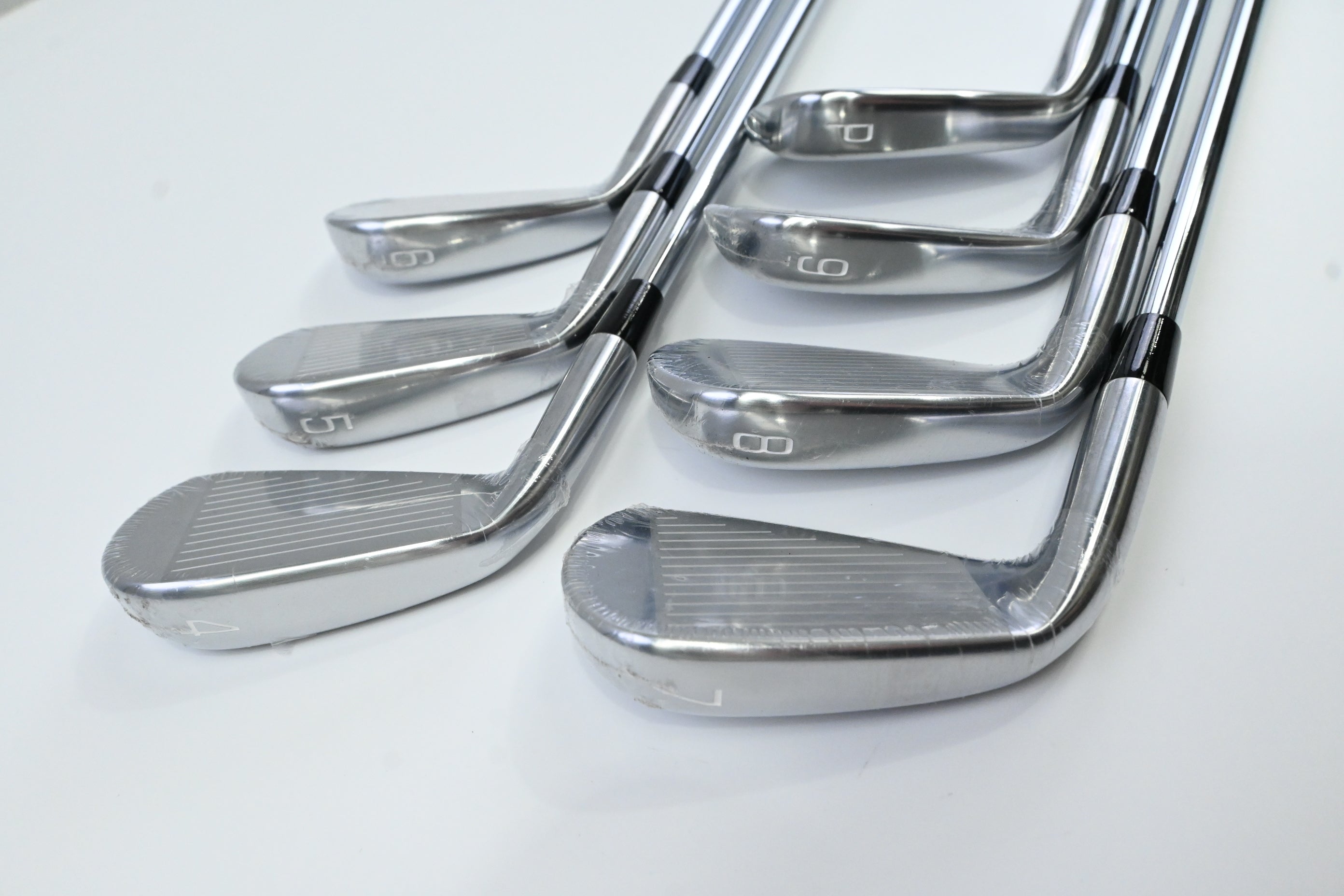 Mizuno Pro 245 Irons / 4-PW / Regular Flex Dynamic Gold 100 R300 Shafts