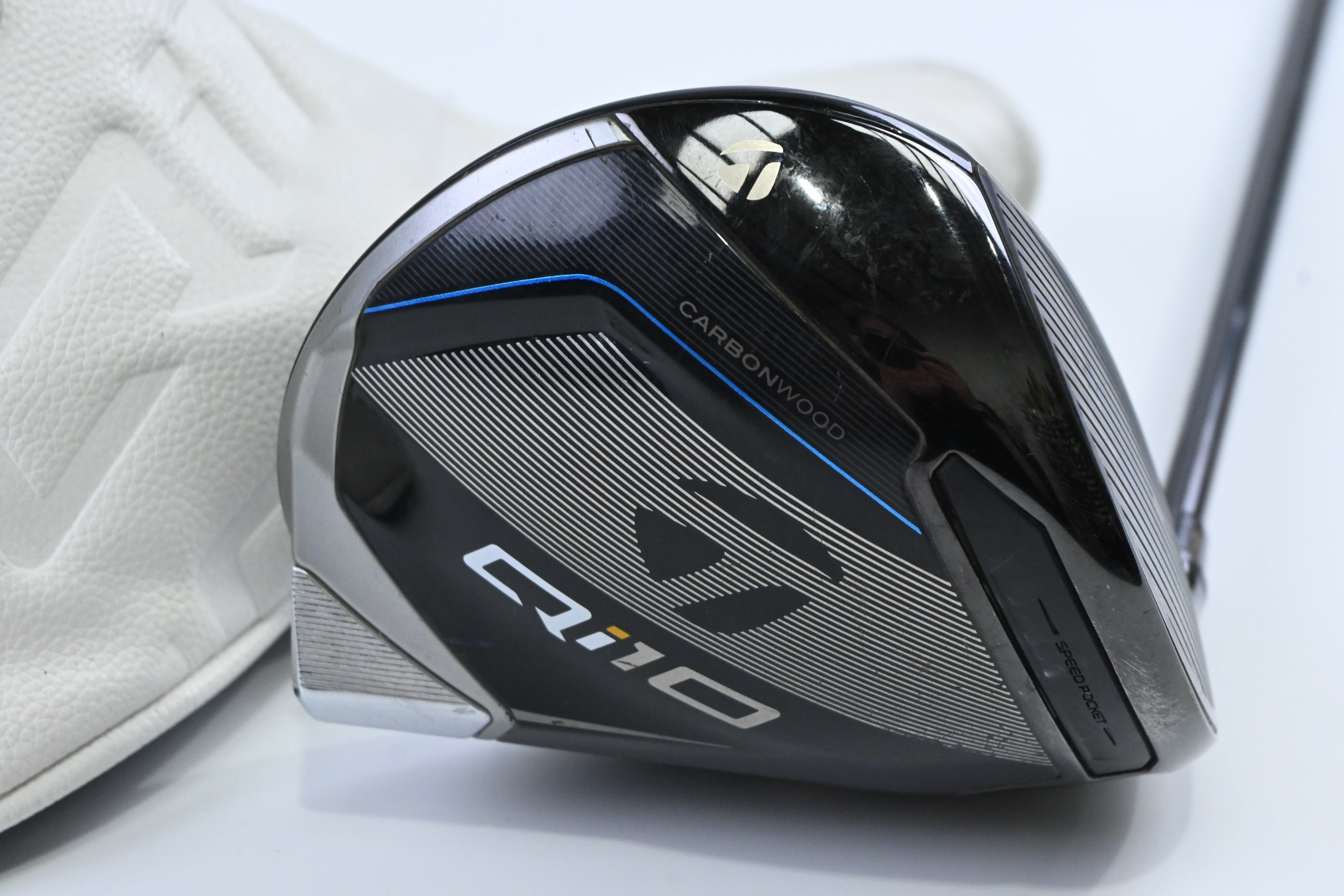 Taylormade Qi10 Driver / 10.5 Degree / Regular Flex HZRDUS Smoke Red RDX 60