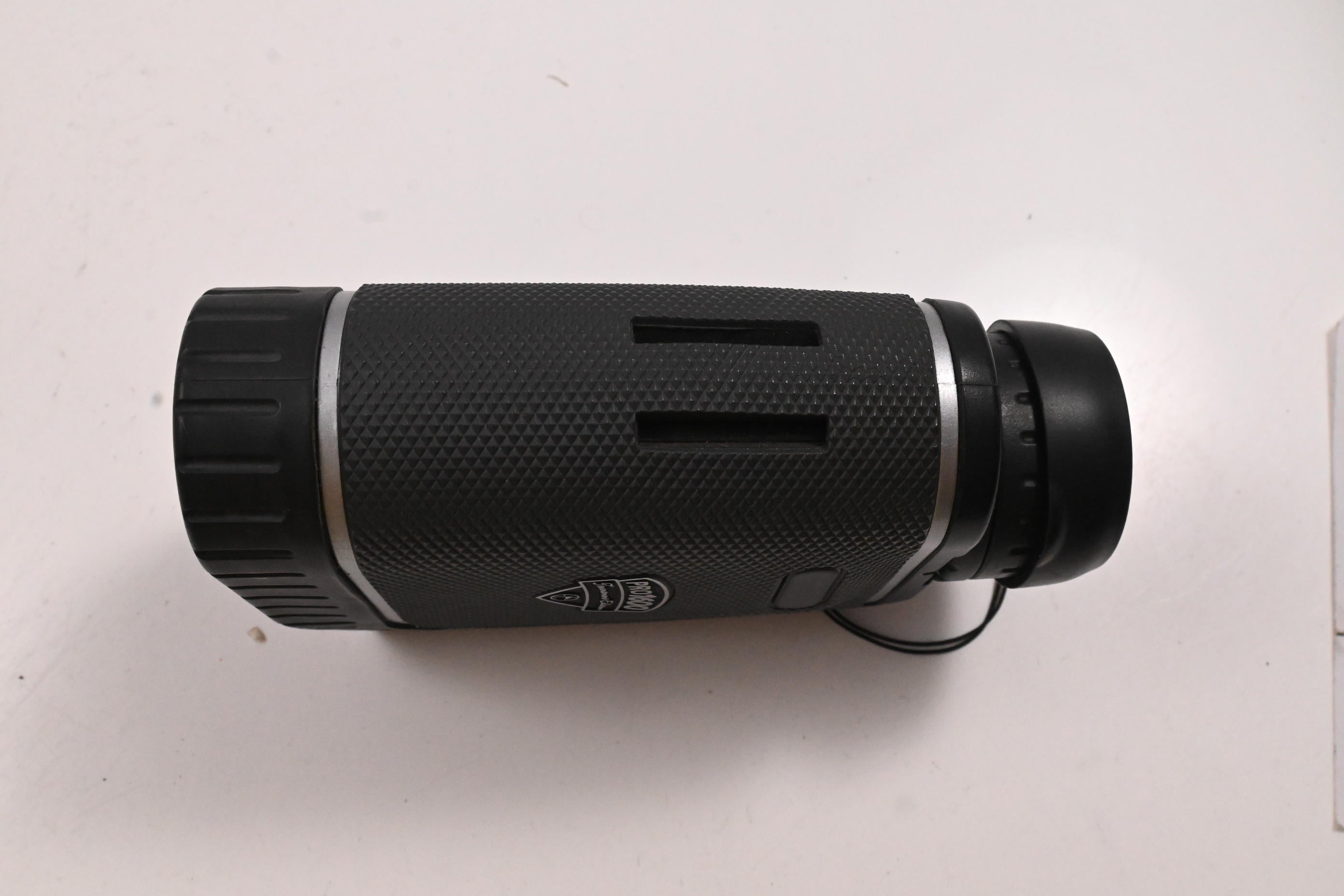 Bushnell Pinseeker 1600 / Rangefinder