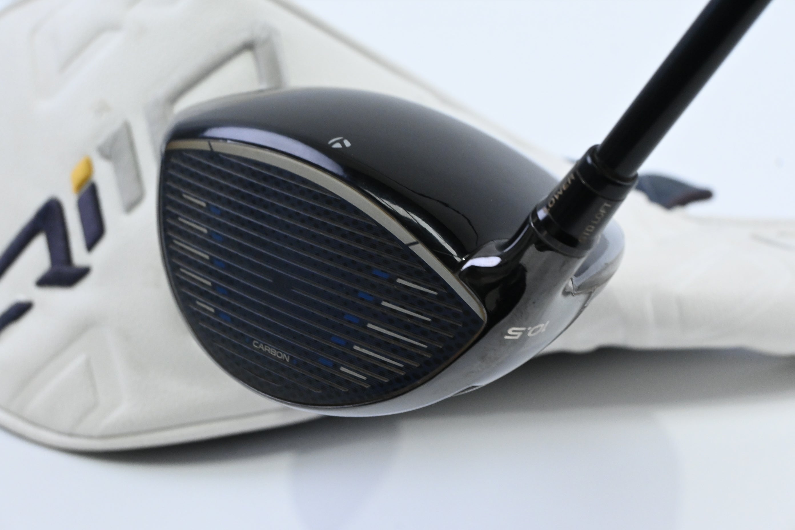 Taylormade Qi10 Driver / 10.5 Degree / Regular Flex HZRDUS Smoke Red RDX 60