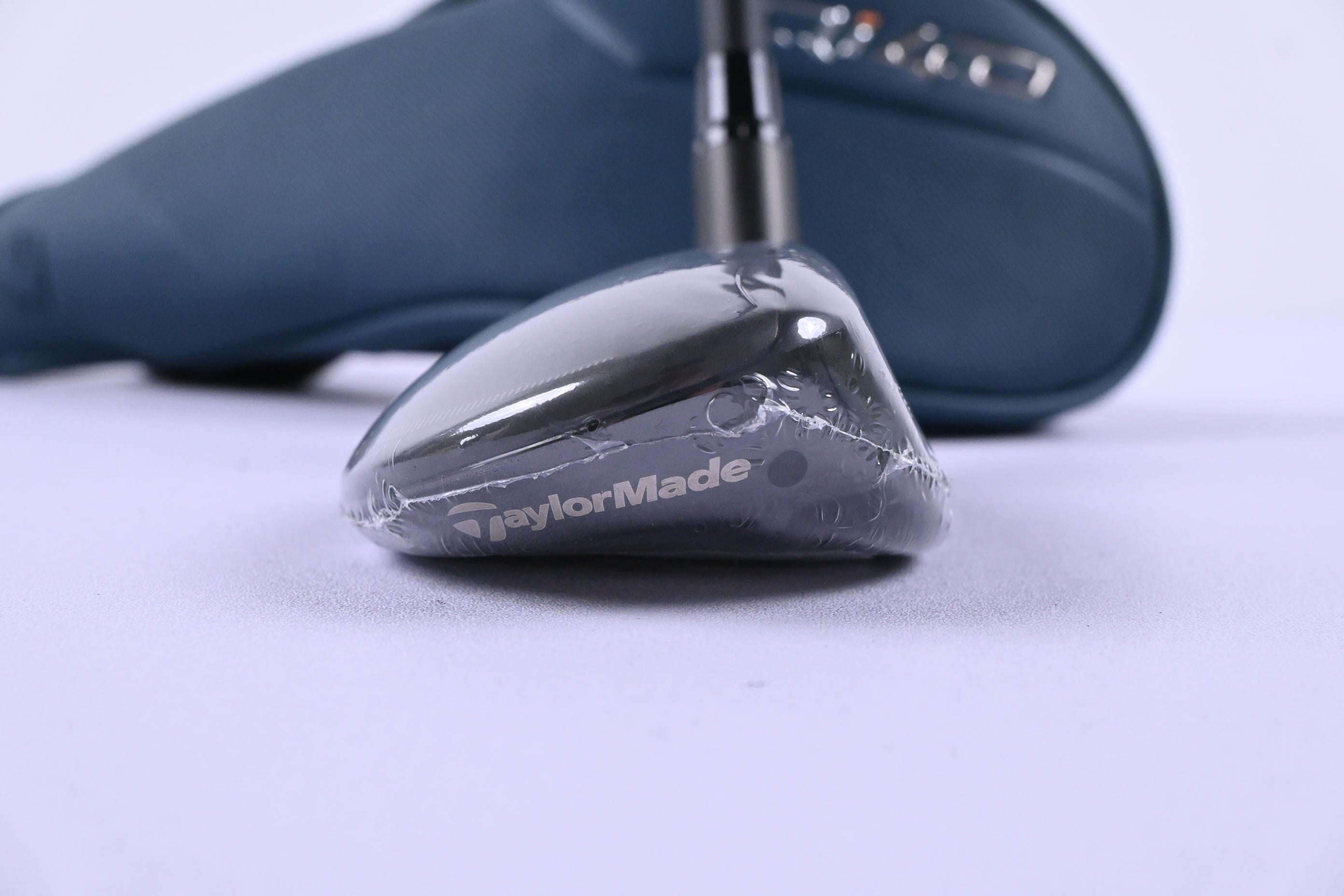Taylormade Qi4D #4 Hybrid / 22 Degree / Stiff Flex Taylormade REAX 75 Shaft