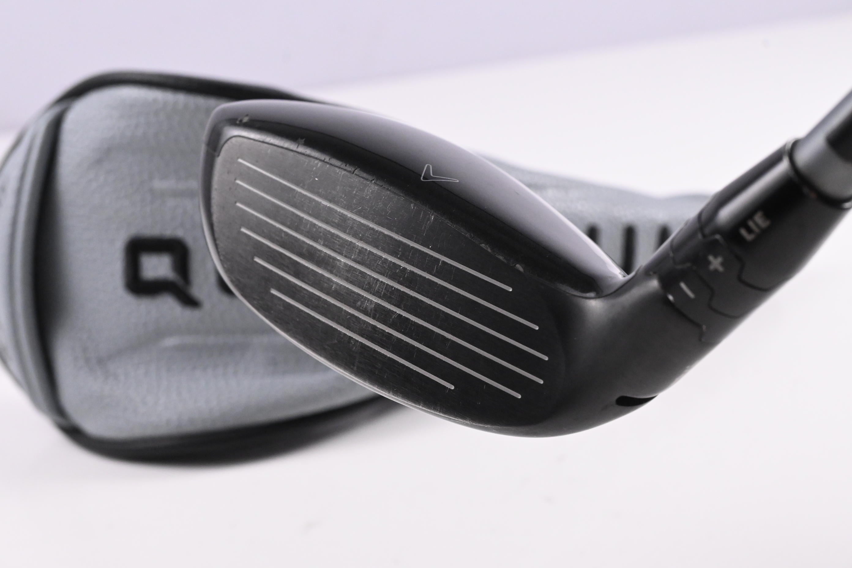 Callaway Quantum Max #4 Hybrid / 21 Degree / Regular Flex Denali Frost Silver 60