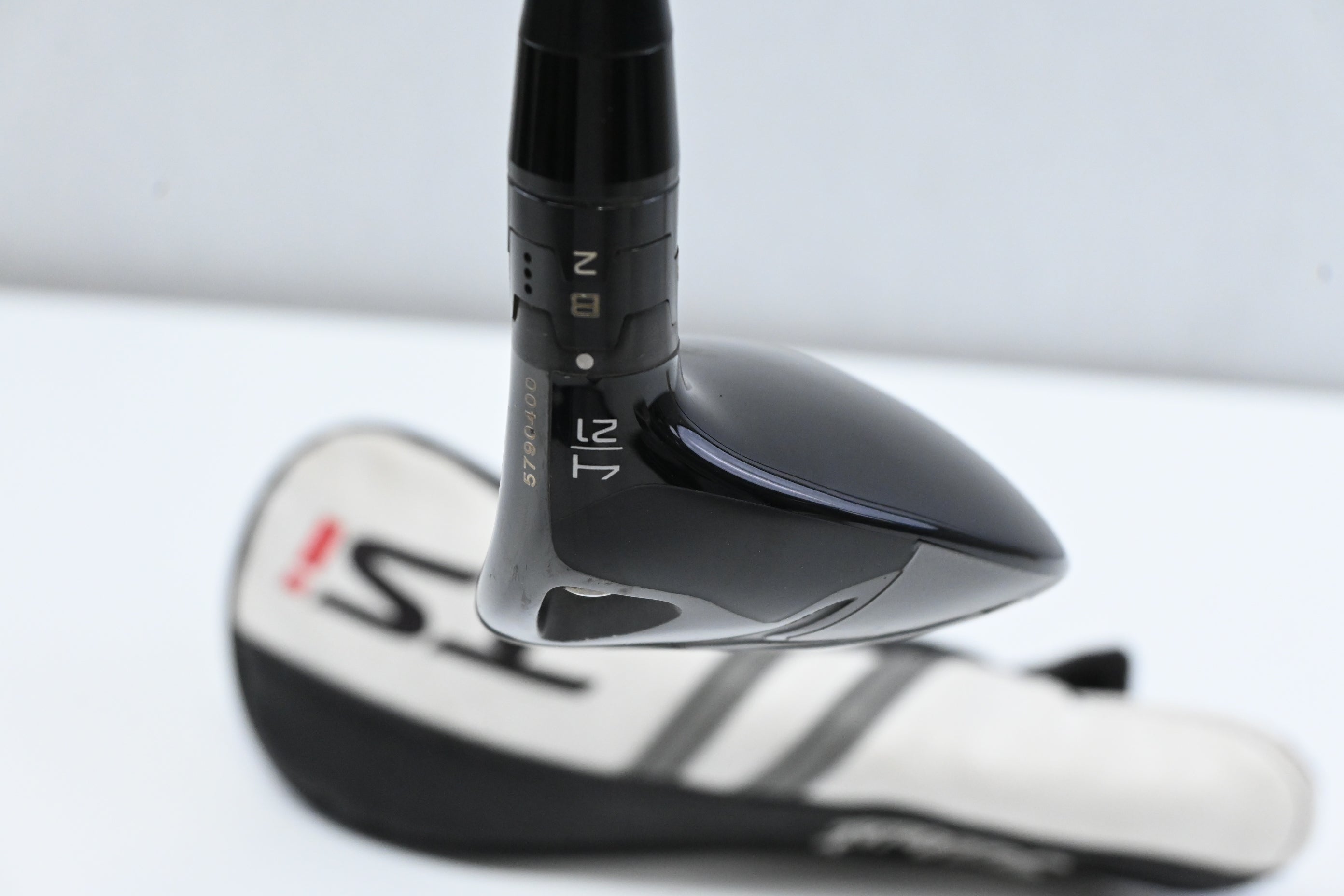 Titleist TSi2 #4 Hybrid / 21 Degree / Regular Flex Kuro Kage Black 55 Shaft