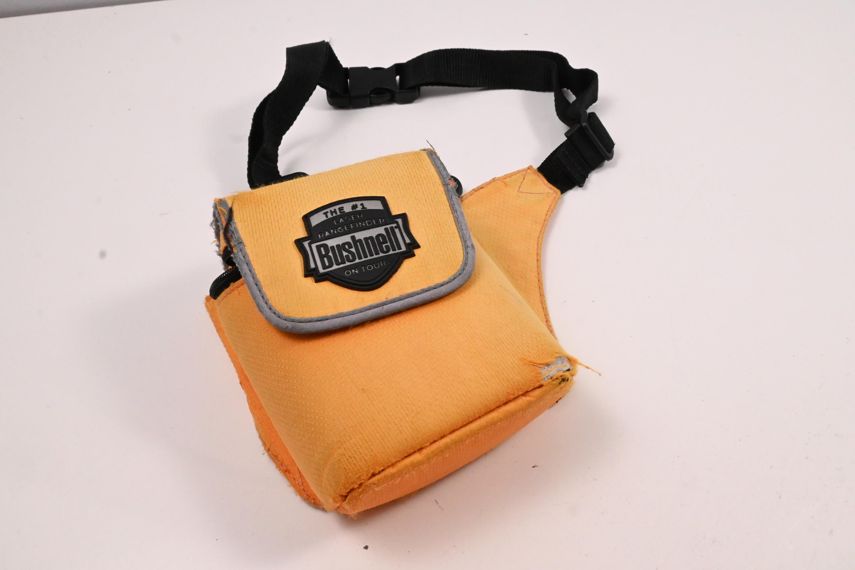 Bushnell Pinseeker 1600 / Rangefinder