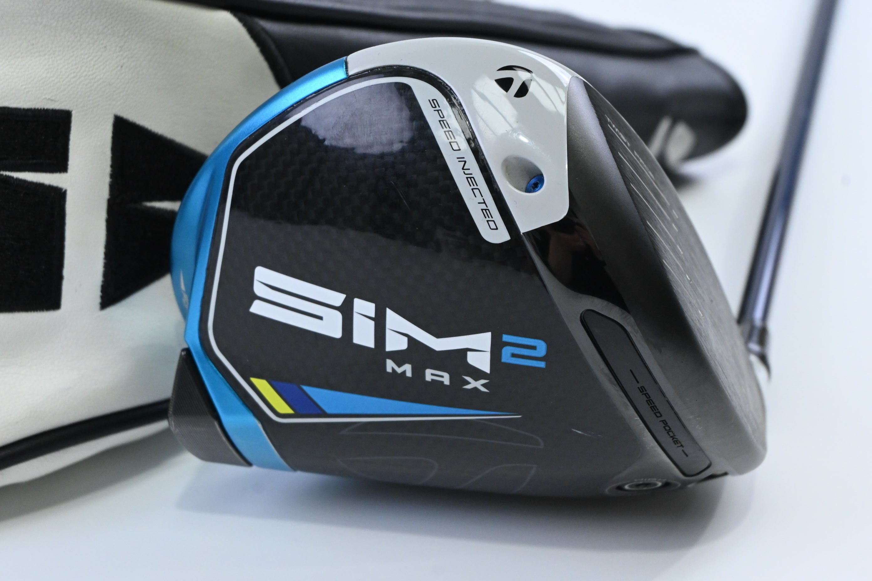 Taylormade SIM2 Max Driver / 10.5 Degree / Regular Flex Fujikura Ventus Blue 5
