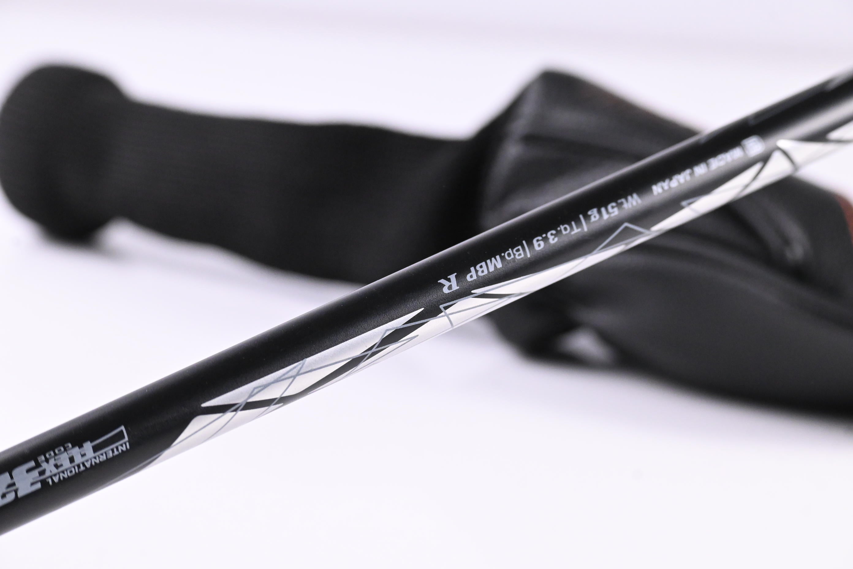 XXIO X Black #4 Hybrid / 20 Degree / Regular Flex Miyazaki AX-1 51 Shaft