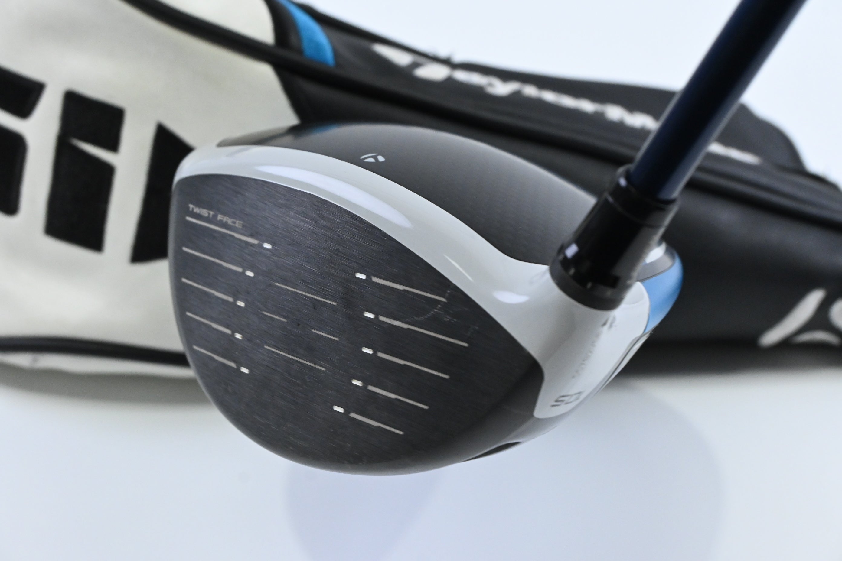 Taylormade SIM2 Max Driver / 10.5 Degree / Regular Flex Fujikura Ventus Blue 5