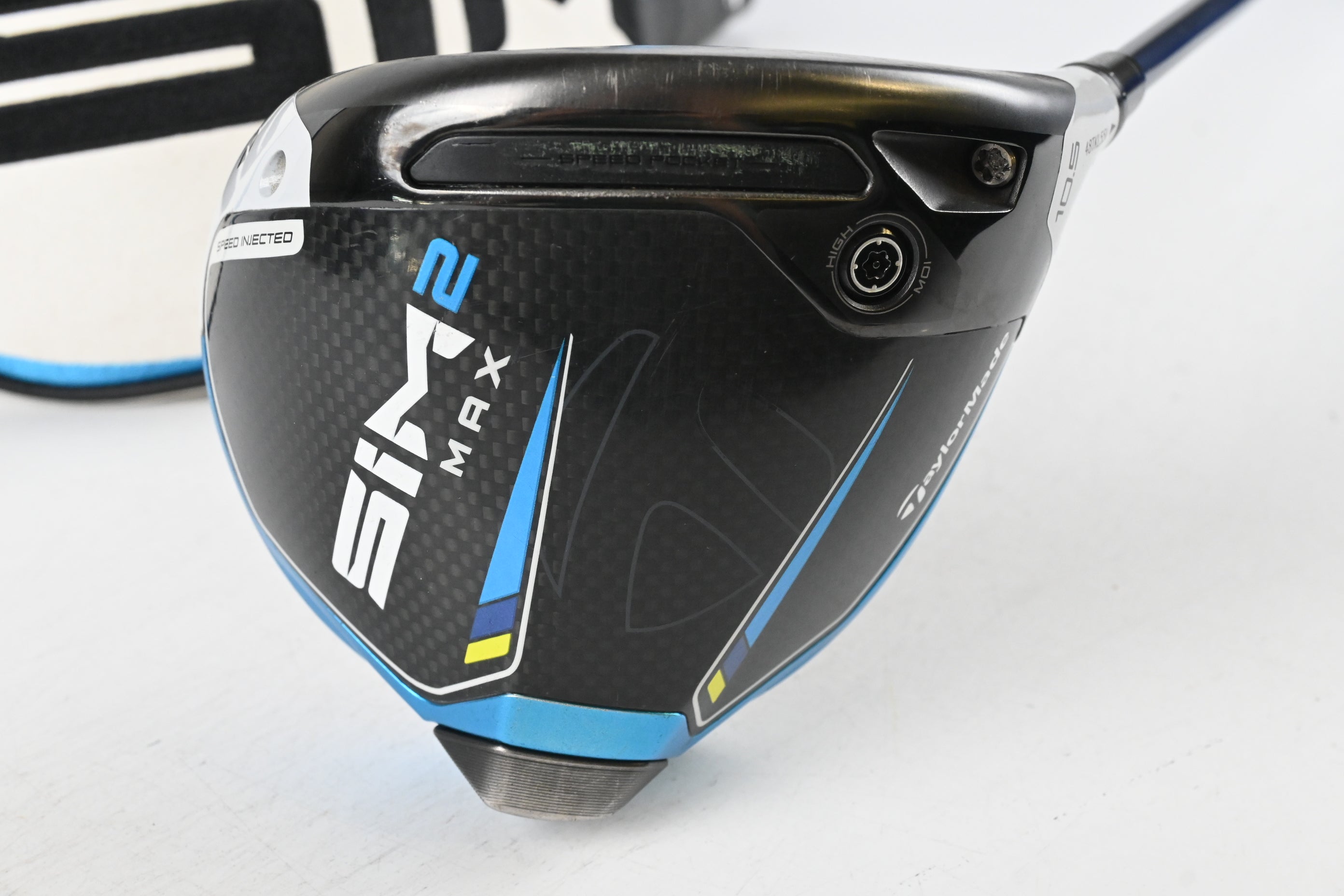 Taylormade SIM2 Max Driver / 10.5 Degree / Regular Flex Fujikura Ventus Blue 5