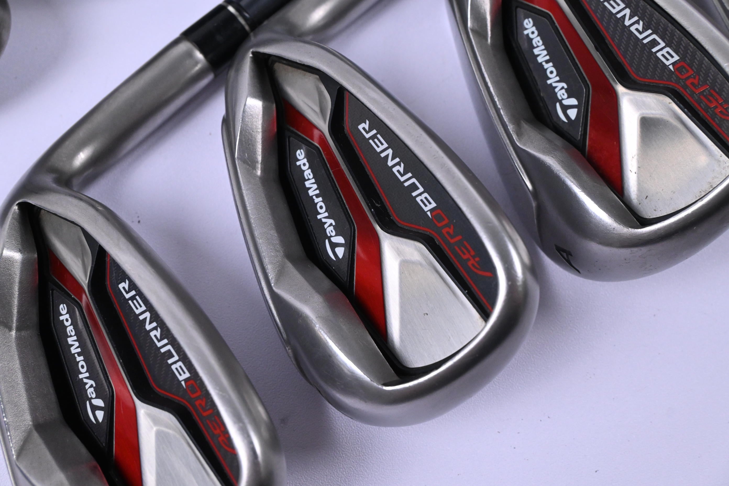 Taylormade Aeroburner Irons / 5-PW+GW+SW / Regular Flex REAX 60 Shafts
