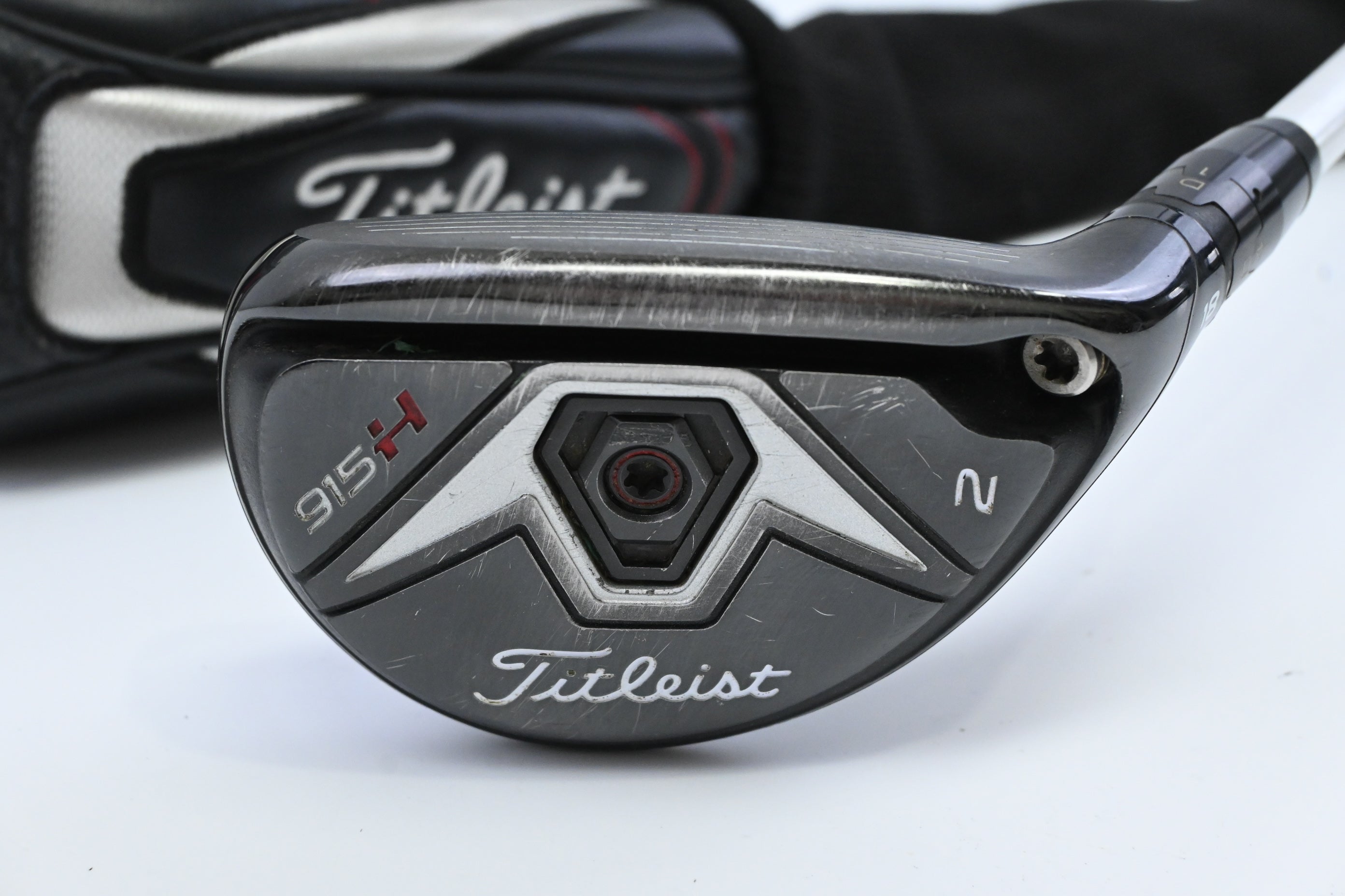 Titleist 915H #2 Hybrid / 18 Degree / Stiff Flex Aldila Rogue Black 85 Shaft