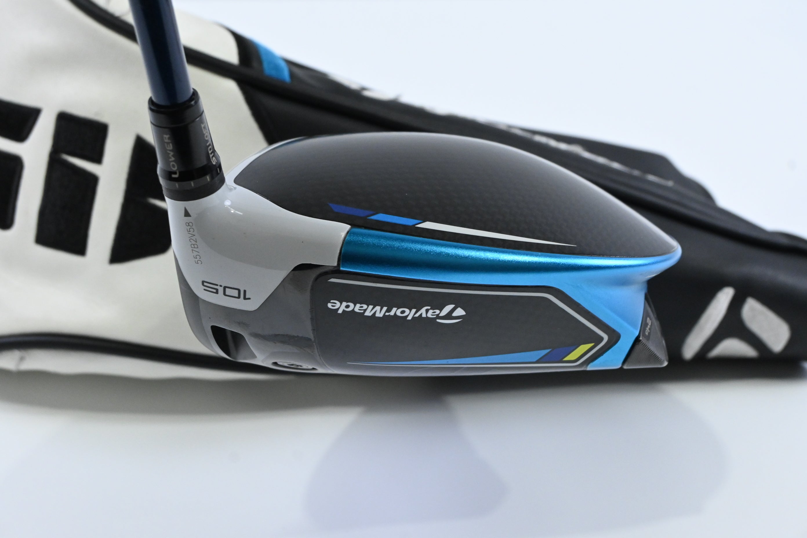 Taylormade SIM2 Max Driver / 10.5 Degree / Regular Flex Fujikura Ventus Blue 5