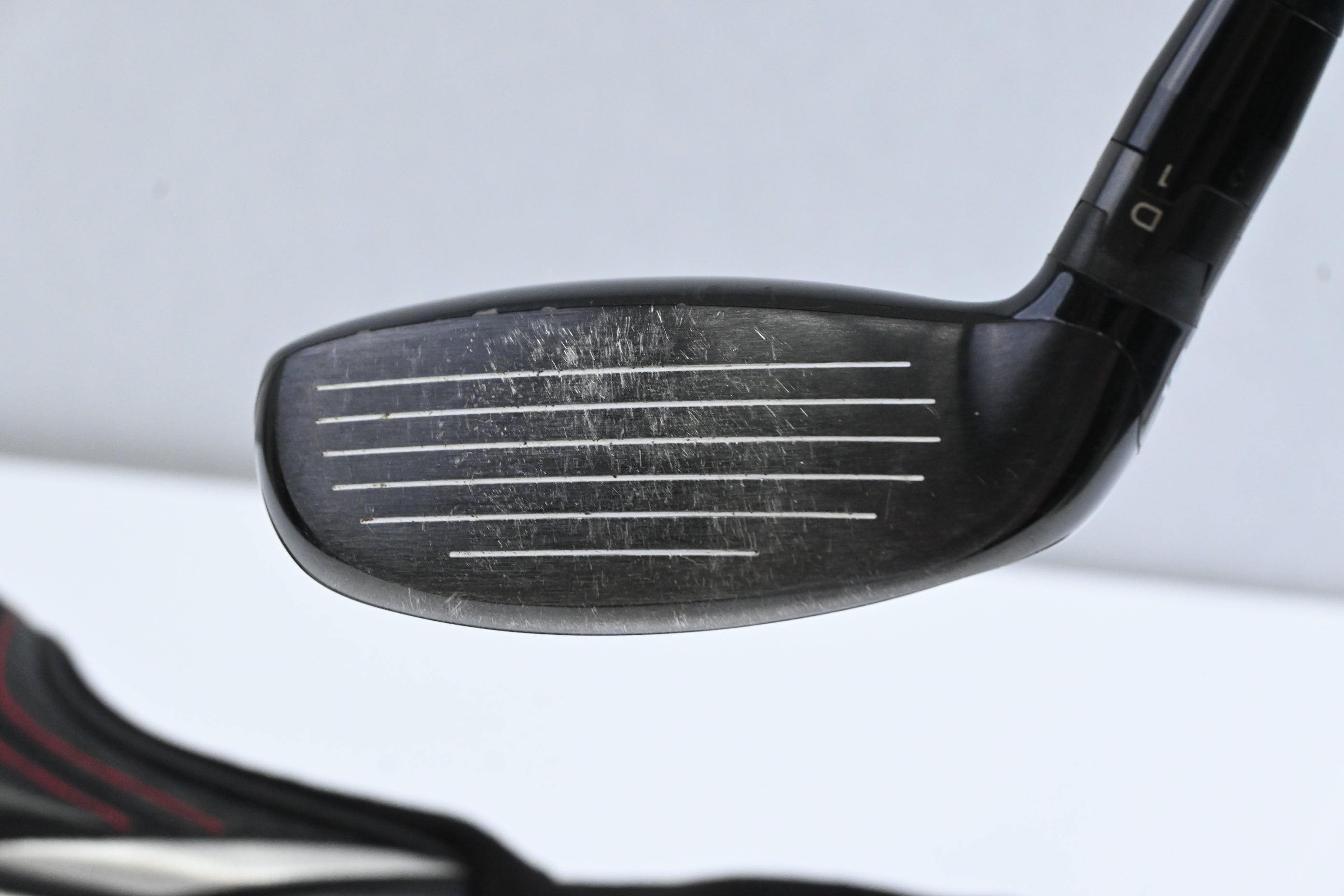 Titleist 915H #2 Hybrid / 18 Degree / Stiff Flex Aldila Rogue Black 85 Shaft
