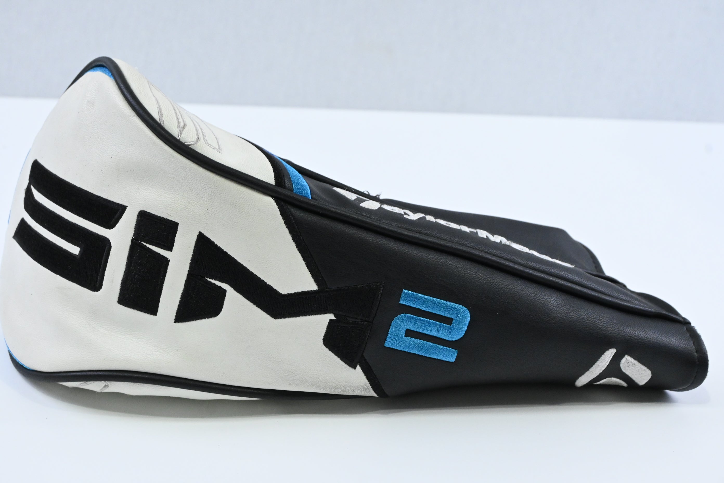 Taylormade SIM2 Max Driver / 10.5 Degree / Regular Flex Fujikura Ventus Blue 5