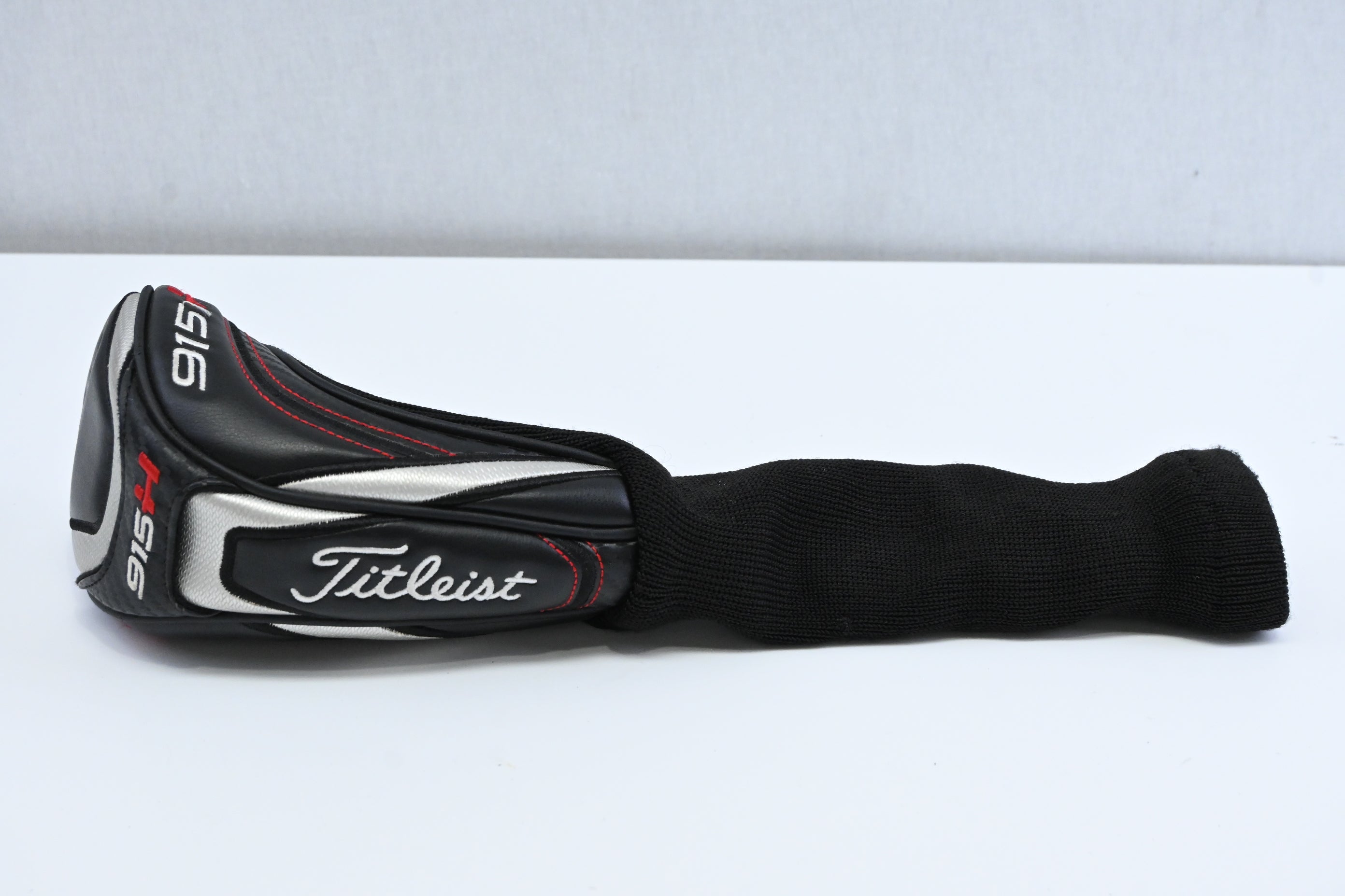 Titleist 915H #2 Hybrid / 18 Degree / Stiff Flex Aldila Rogue Black 85 Shaft