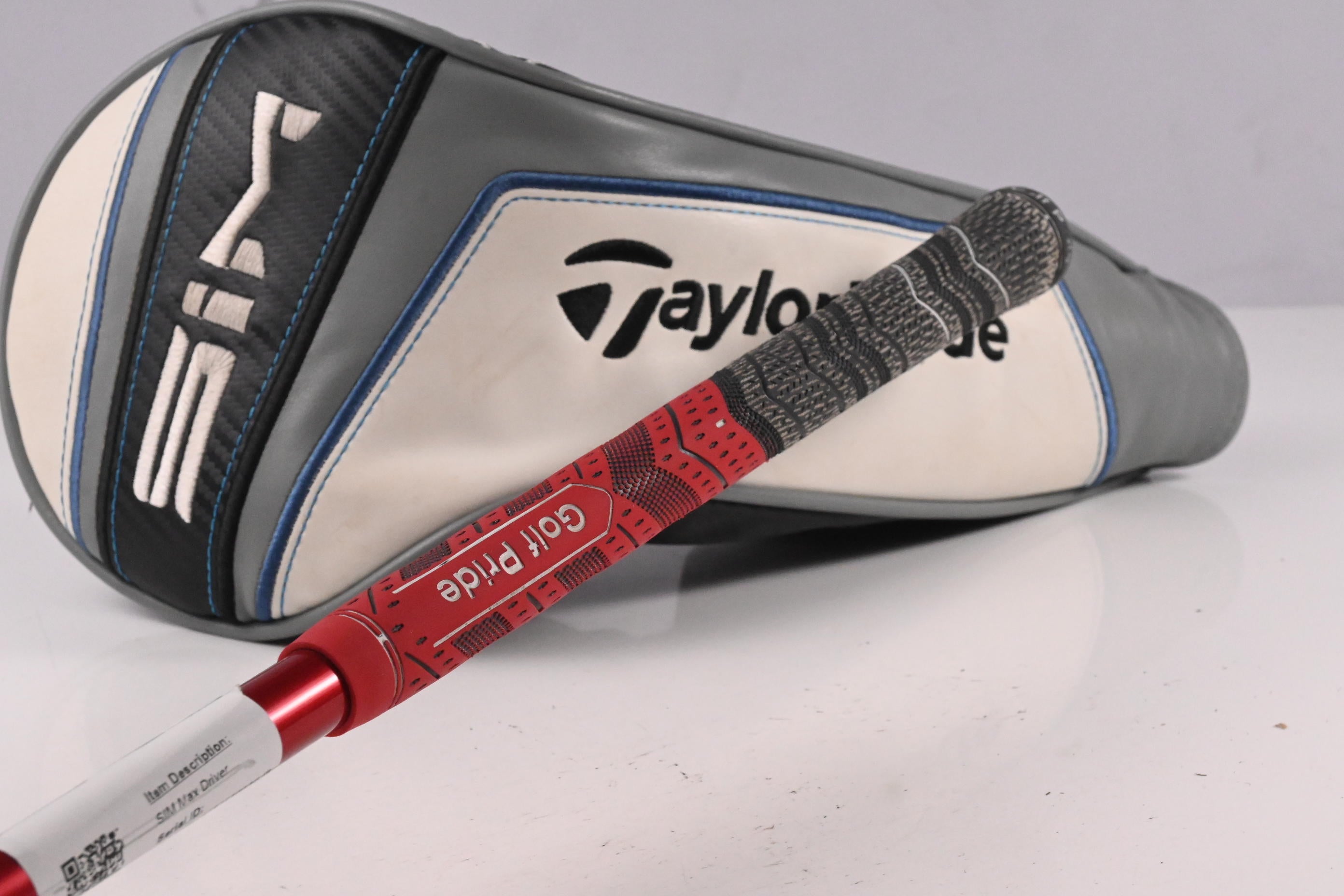 Taylormade SIM Max Driver / 9 Degree / Regular Flex Fujikura Ventus Red 5 Shaft