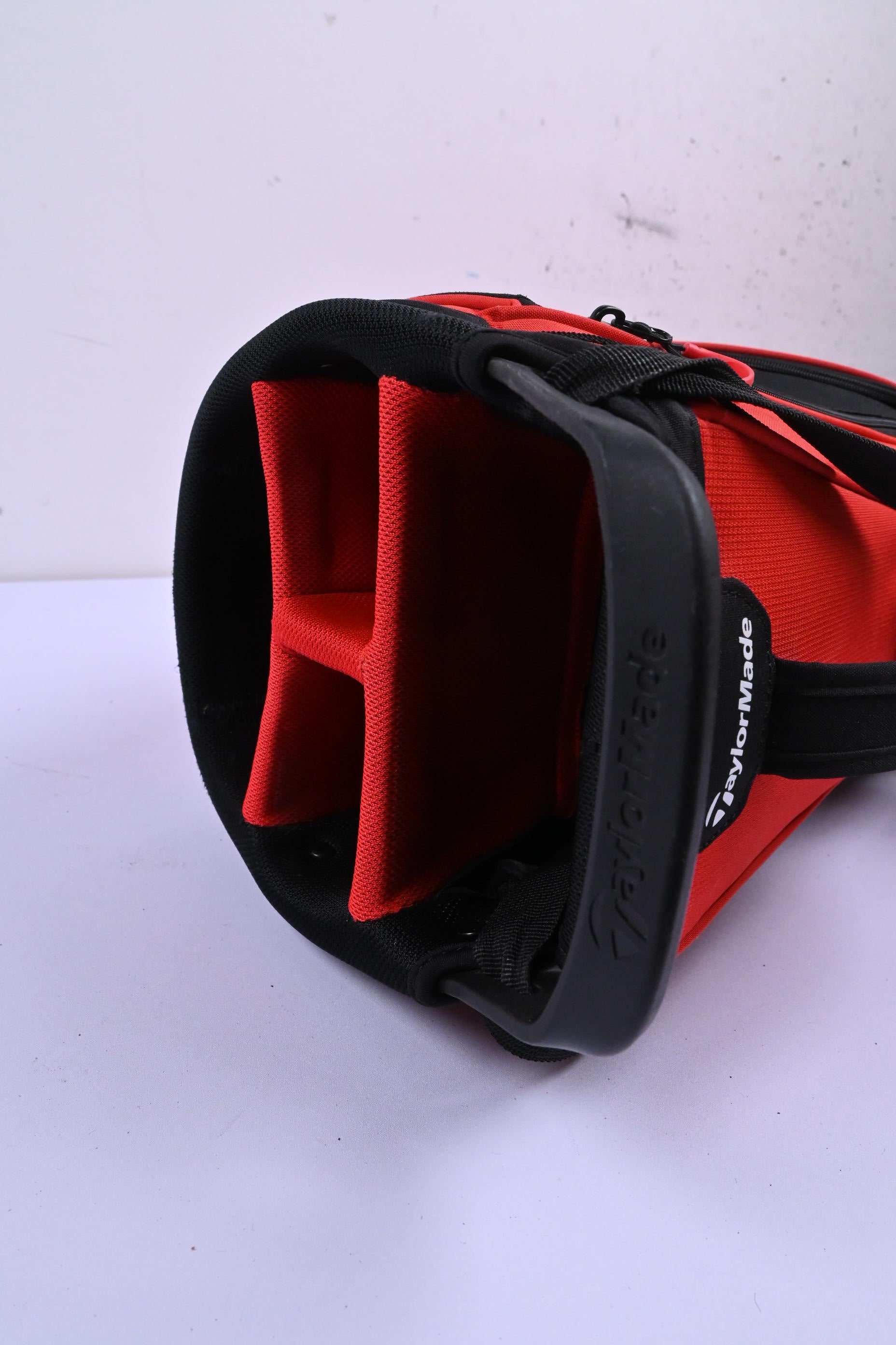 Taylormade Flex Tech Lite Stand Bag / 4-Way Divider / Red & Black