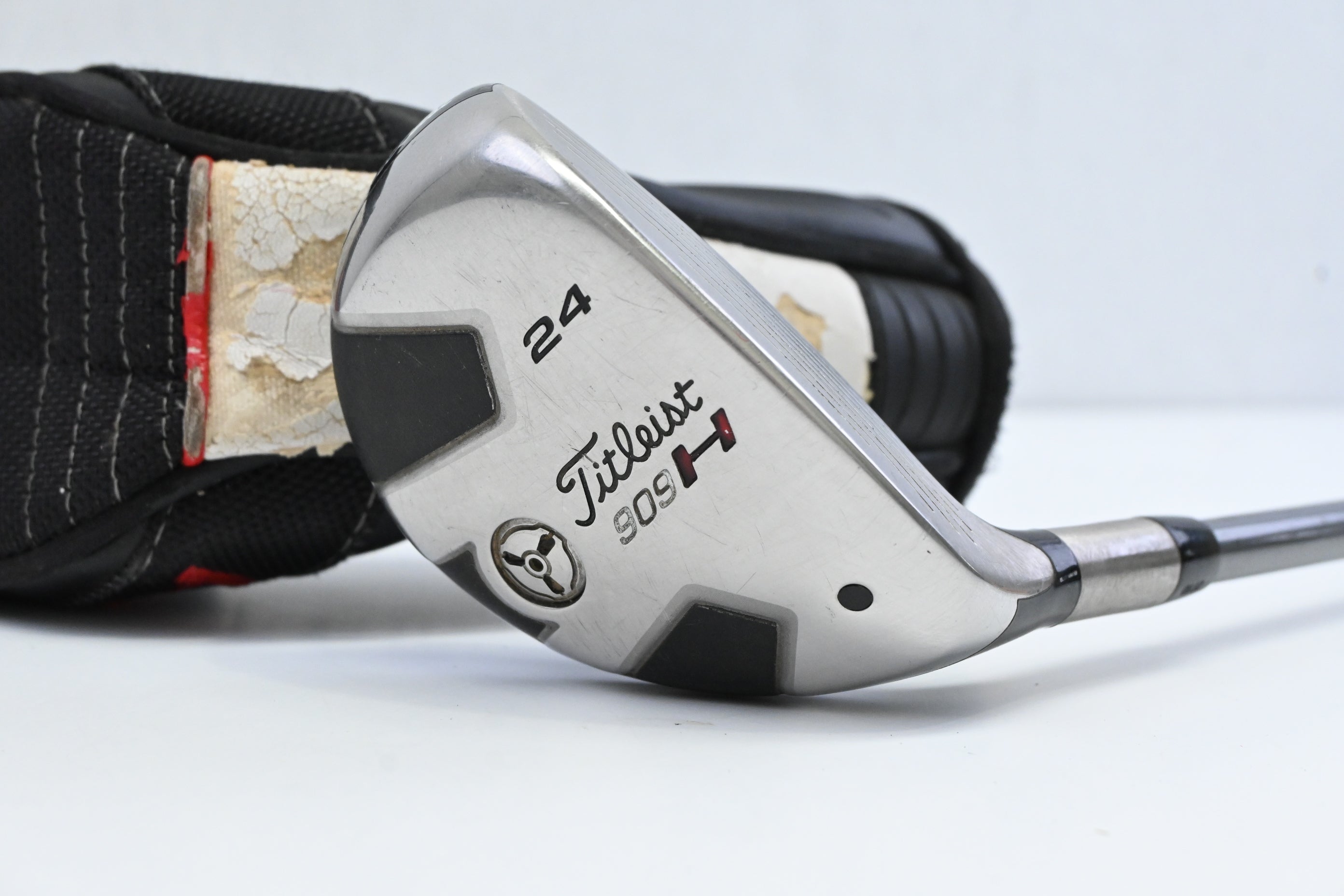 Titleist 909H #4 Hybrid / 24 Degree / Regular Flex Diamana 80 Shaft