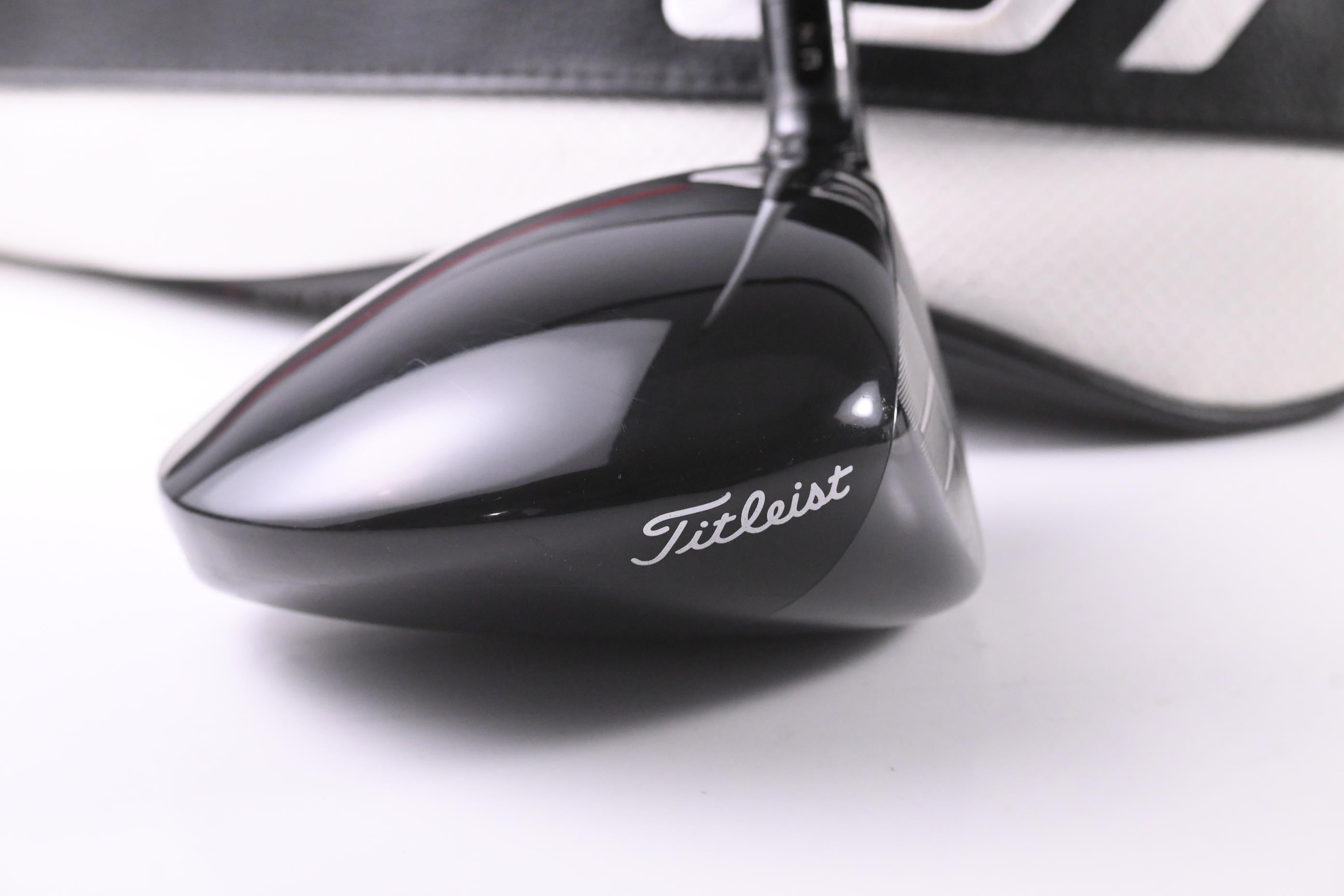 Titleist GT2 Driver / 10 Degree / Regular Flex Aldila Ascent 40 Shaft