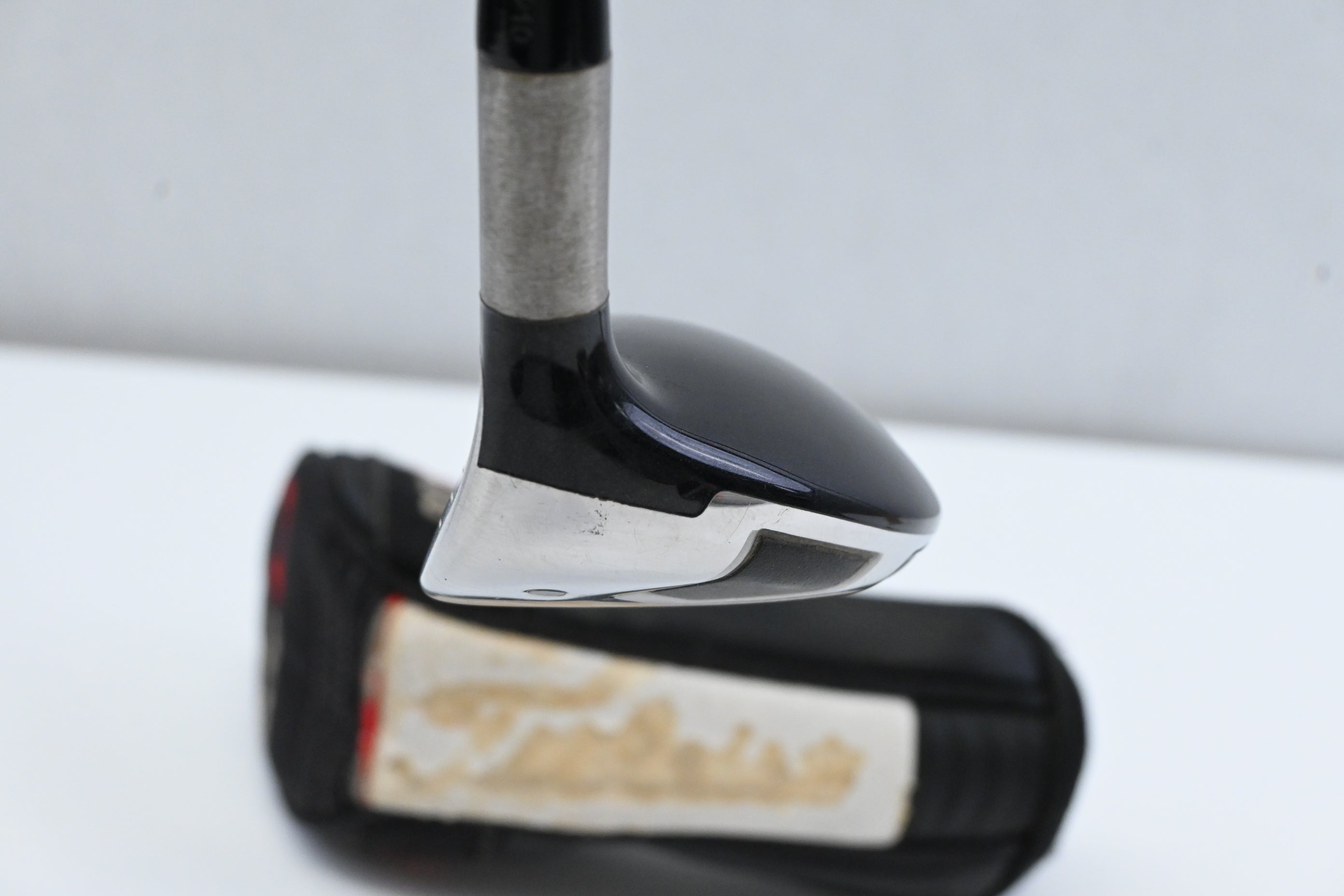 Titleist 909H #4 Hybrid / 24 Degree / Regular Flex Diamana 80 Shaft