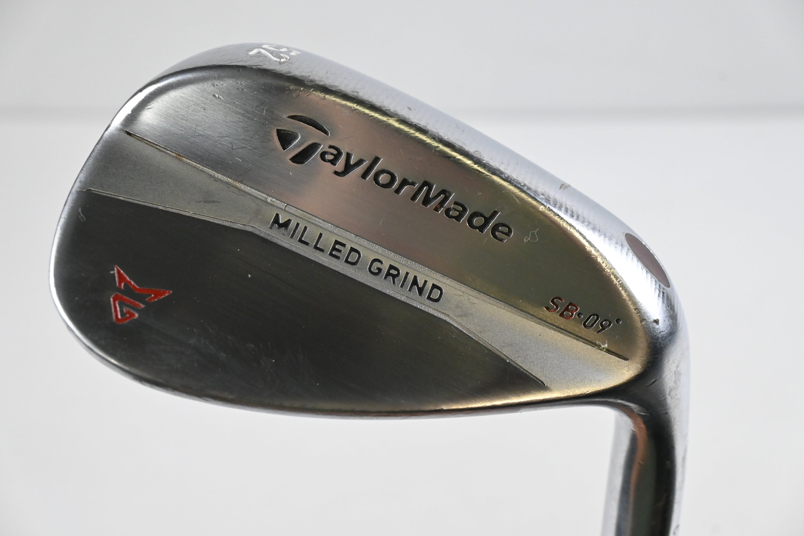 Taylormade Milled Grind Gap Wedge / 52 Degree / Wedge Flex Dynamic Gold Shaft