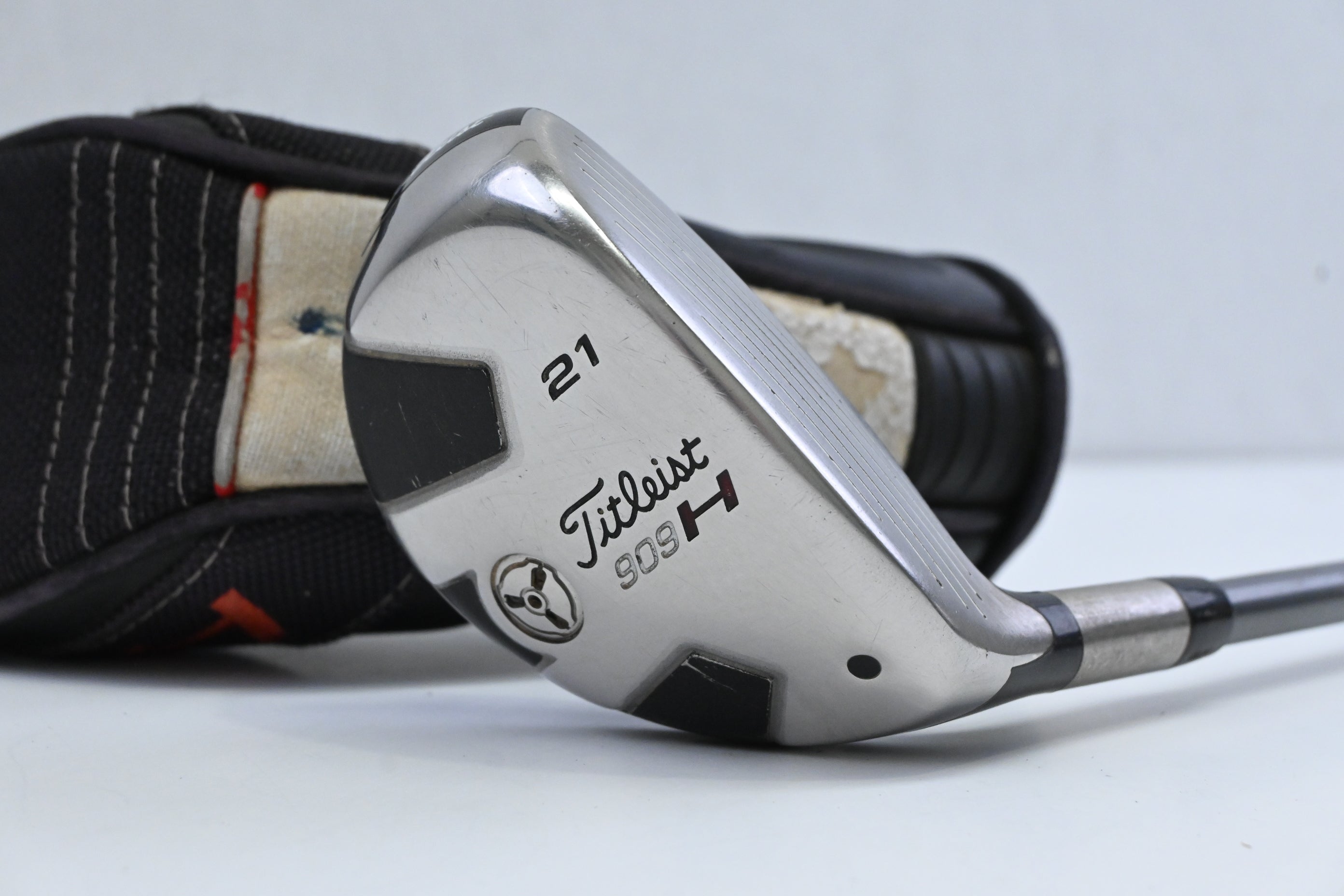 Titleist 909H #3 Hybrid / 21 Degree / Regular Flex Diamana 80 Shaft