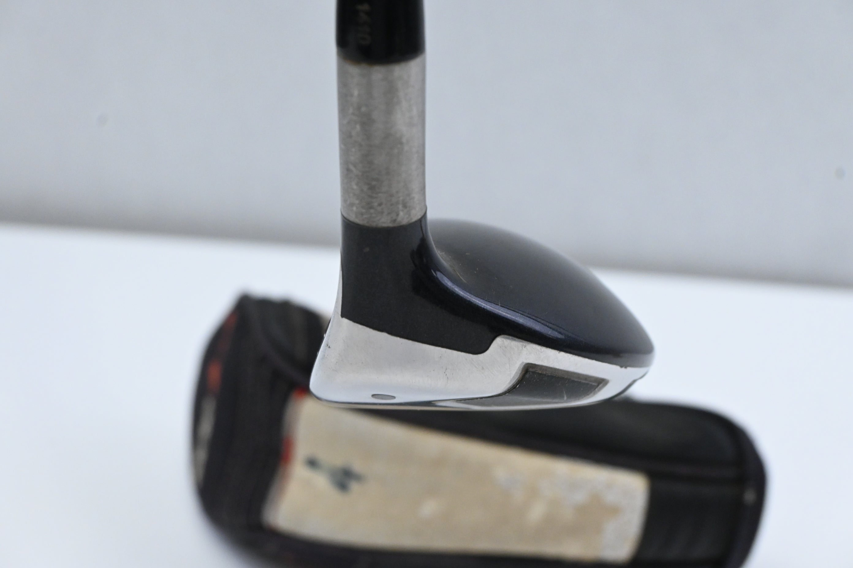 Titleist 909H #3 Hybrid / 21 Degree / Regular Flex Diamana 80 Shaft