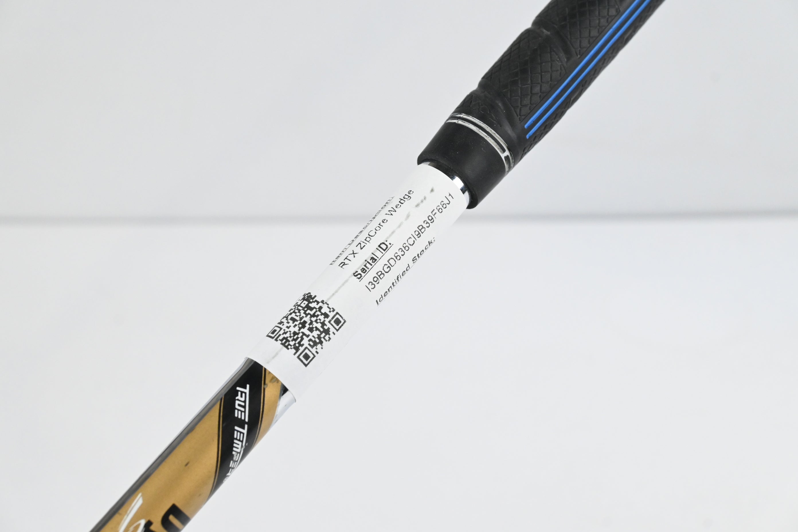 Cleveland RTX ZipCore Gap Wedge / 52 Degree / Wedge Flex Dynamic Gold Spinner