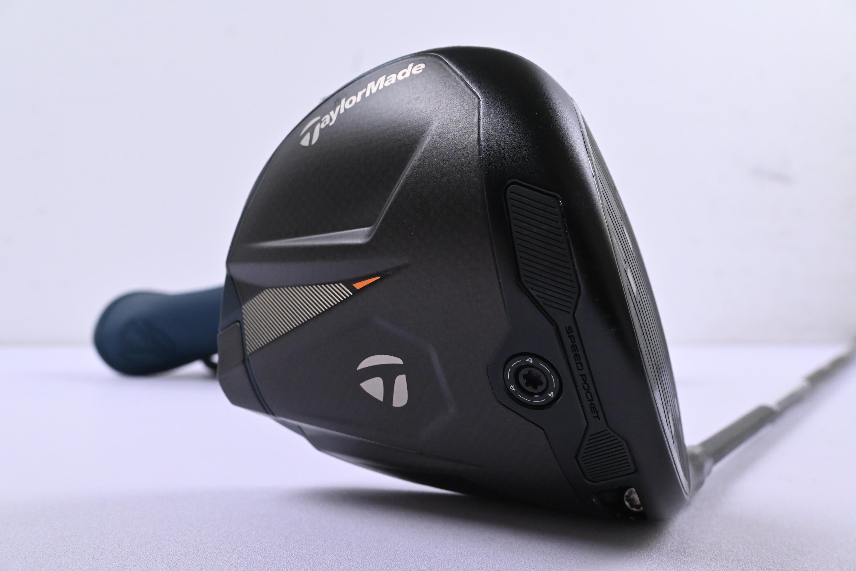 Taylormade Qi4D Max Driver / 12 Degree / Stiff Flex Kai'li Dark Waves White 60