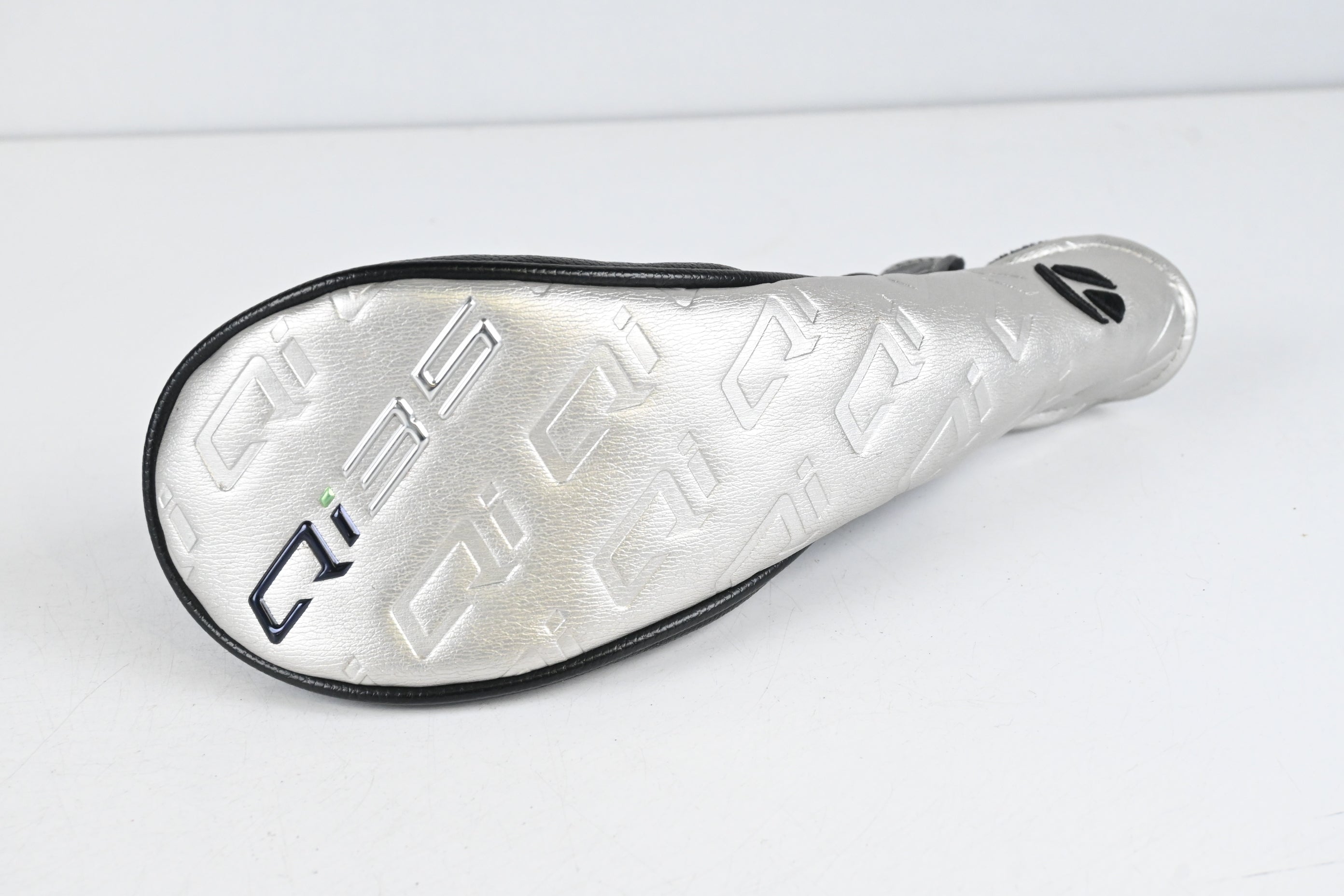 Taylormade Qi35 #4 Hybrid / 22 Degree / X-Flex HZRDUS Black 90 Shaft