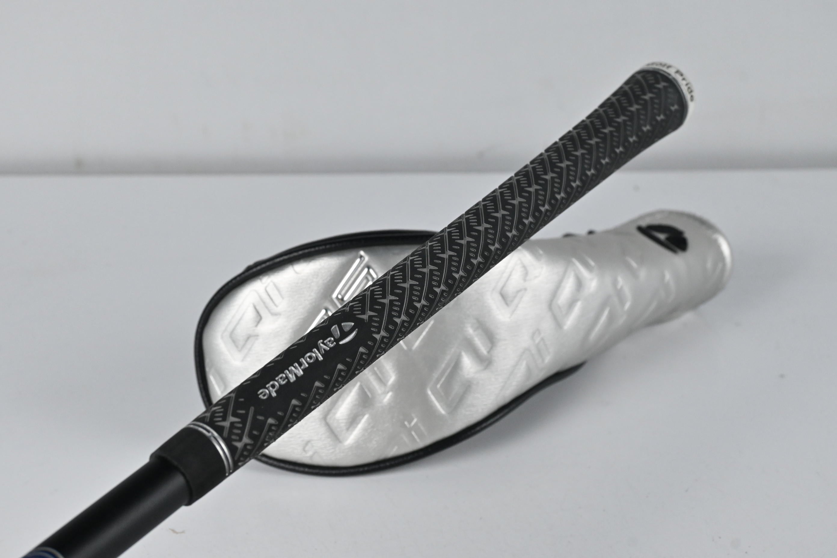Taylormade Qi35 Max Lite #5 Hybrid / 27 Degree / Senior Flex Vanquish 5 Shaft
