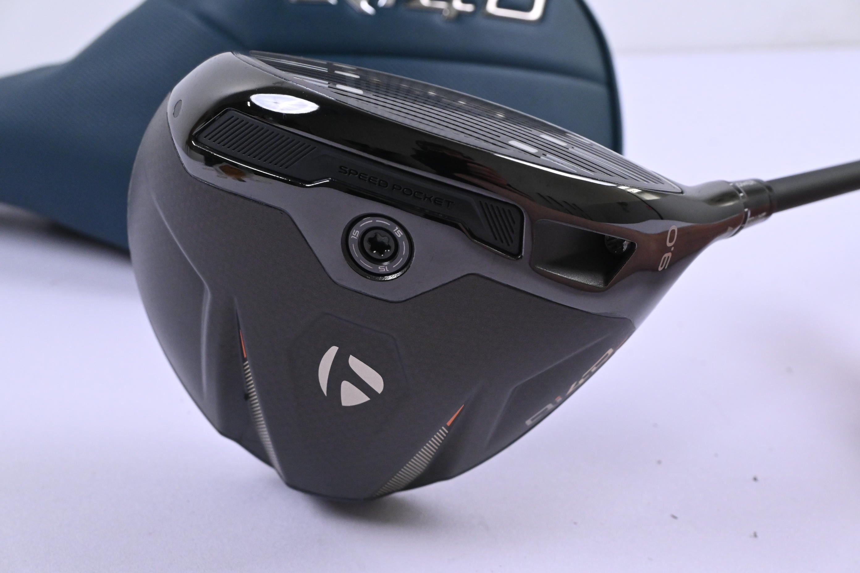 Taylormade Qi4D LS Driver / 9 Degree / Regular Flex REAX Red 50 Shaft