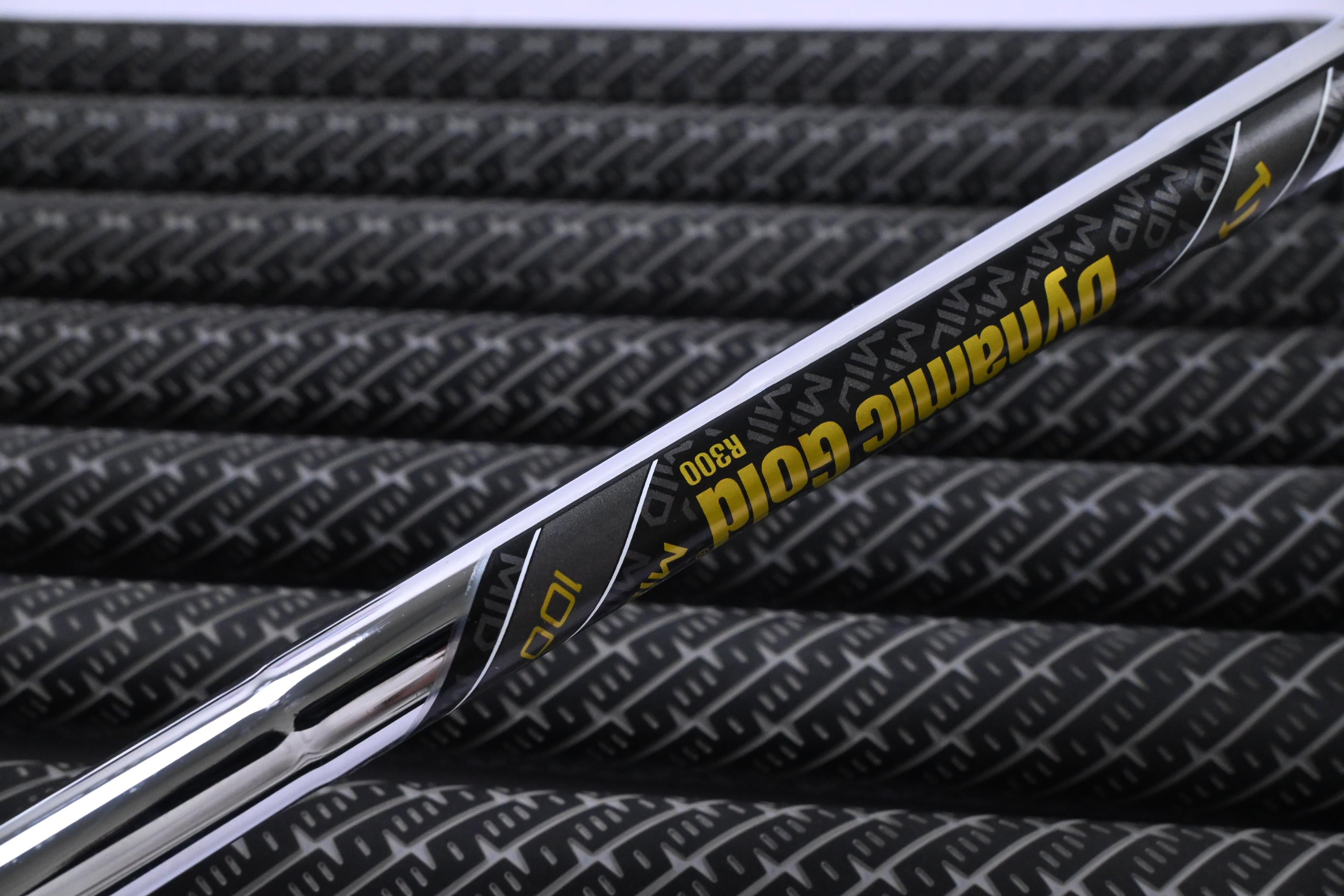 Callaway Elyte Irons / 5-PW+GW+AW / Regular Flex Dynamic Gold R300 Shafts