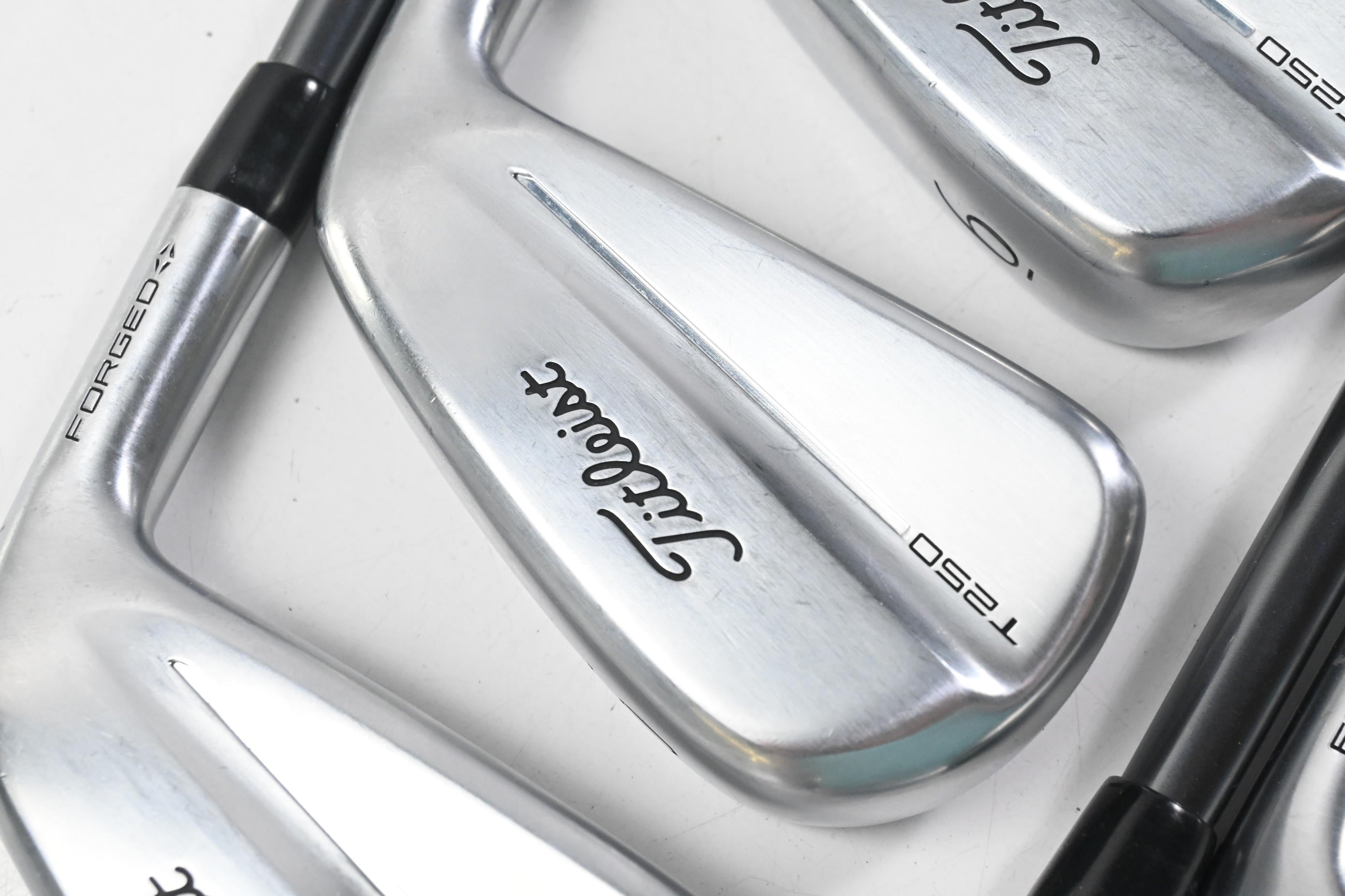 Titleist T250 2025 Irons / 4-PW+GW / Regular Flex MMT Black 65 Shafts
