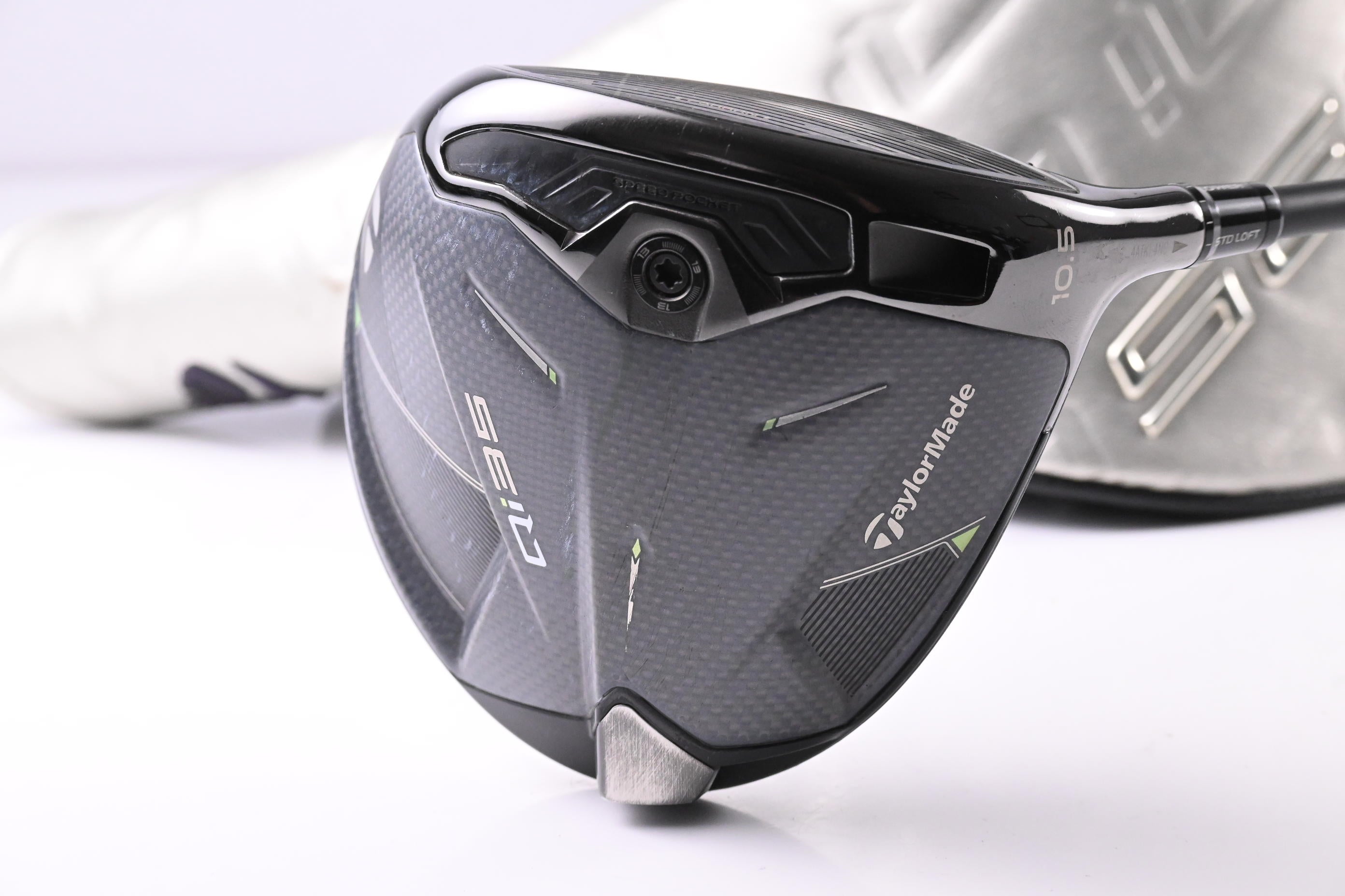 Taylormade Qi35 Driver / 10.5 Degree / Stiff Flex Kai'Li Dark Waves White 60