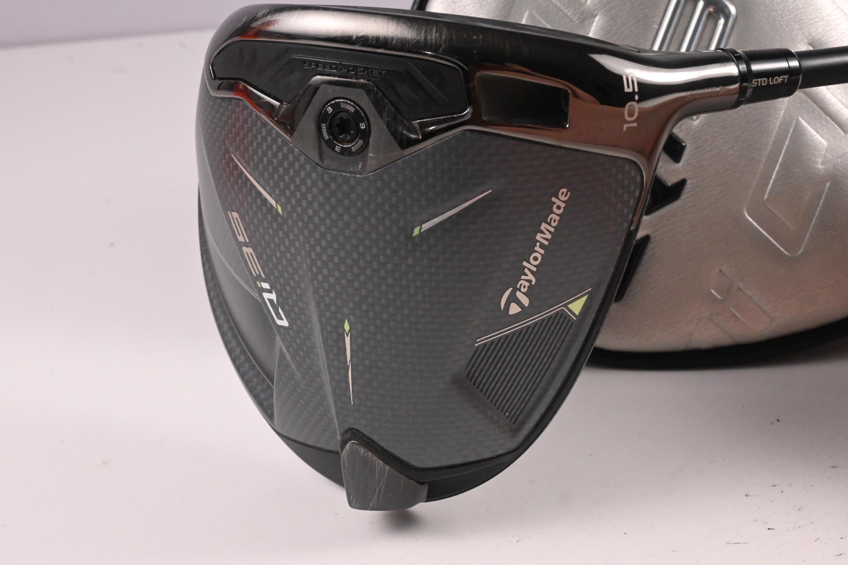 Taylormade Qi35 Driver / 10.5 Degree / Regular Flex Fujikura Ventus Blue 5 Shaft
