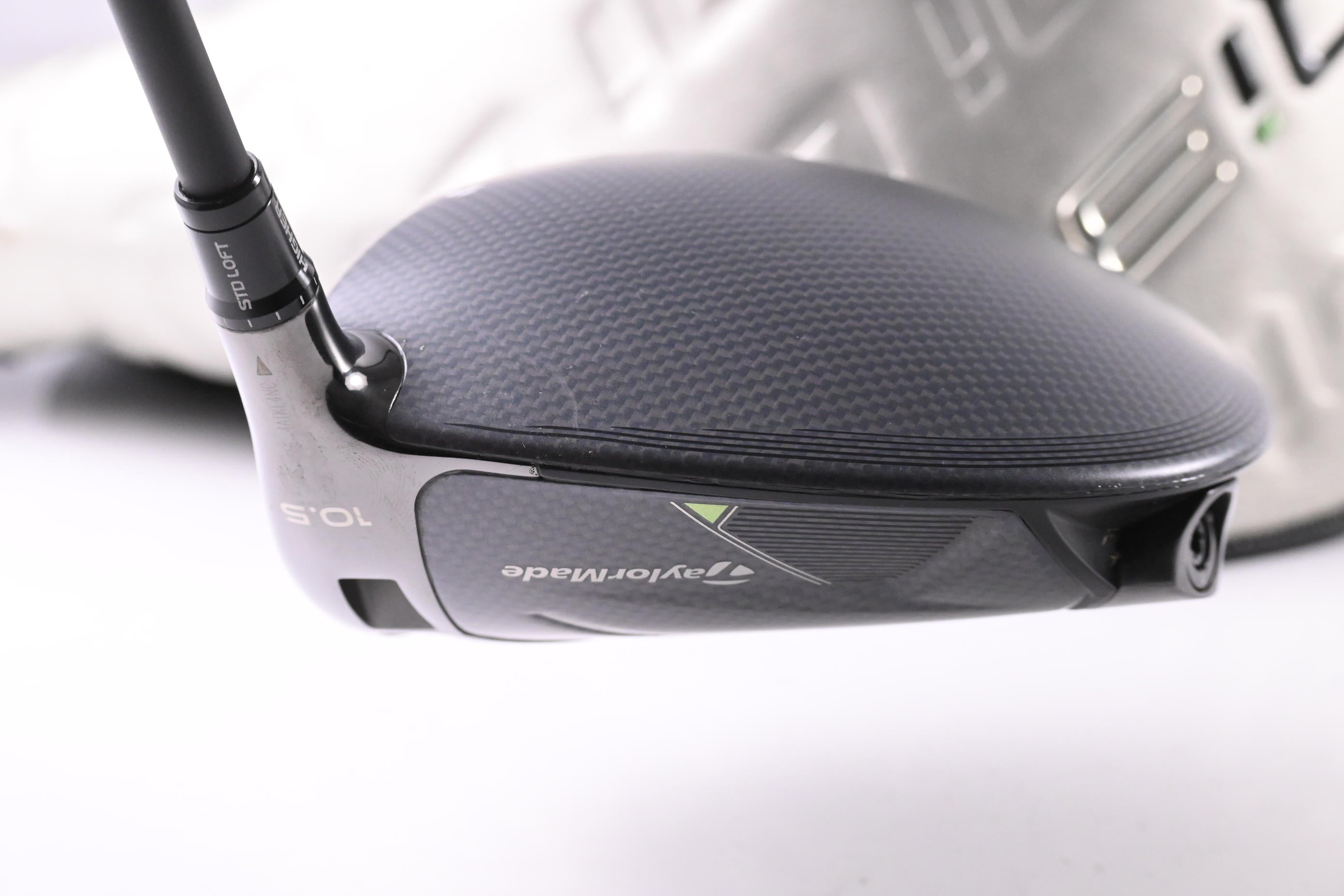 Taylormade Qi35 Driver / 10.5 Degree / Stiff Flex Kai'Li Dark Waves White 60