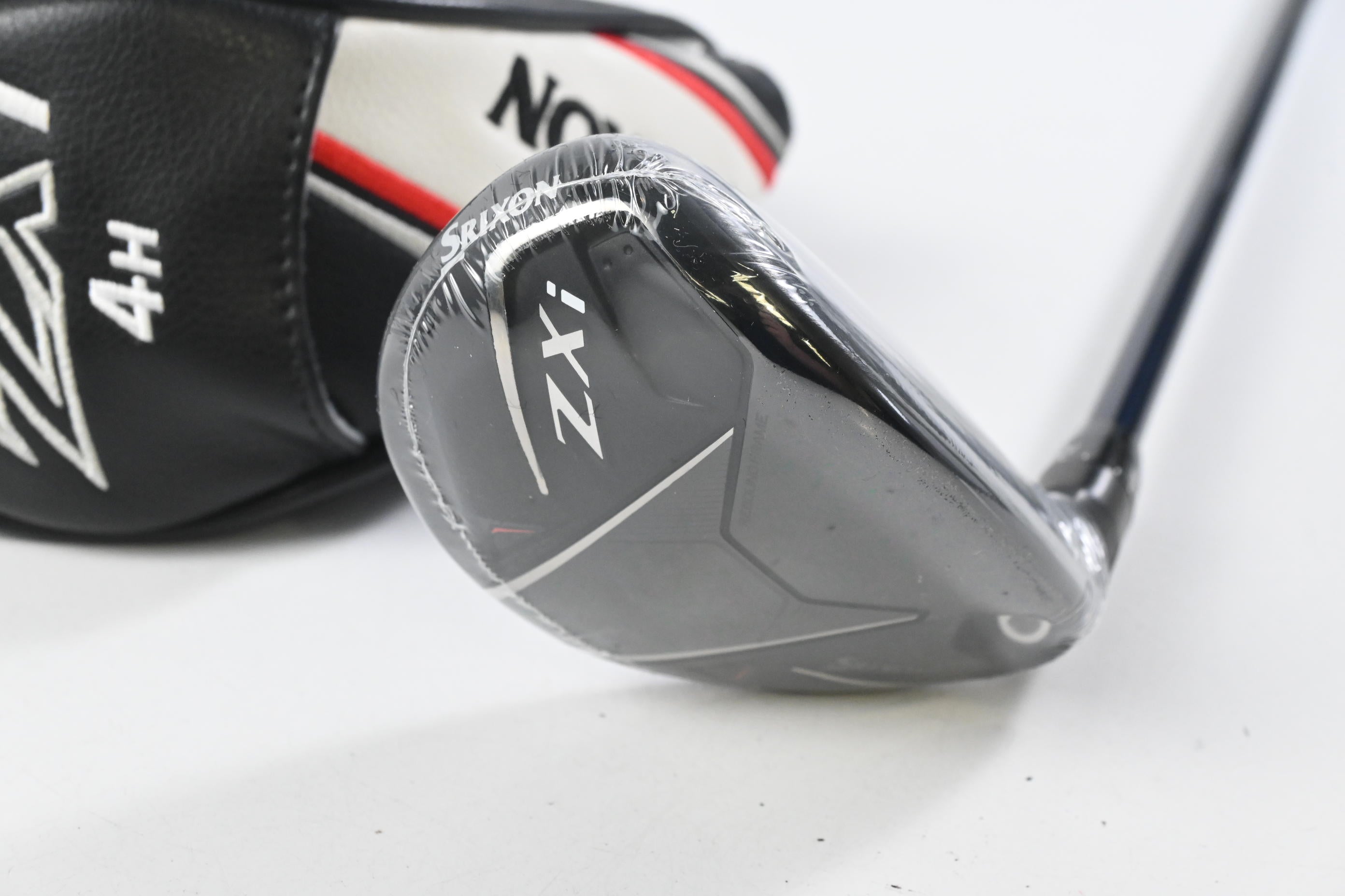 Srixon ZXi #4 Hybrid / 22 Degree / Regular Flex Fujikura Ventus TR Blue 7