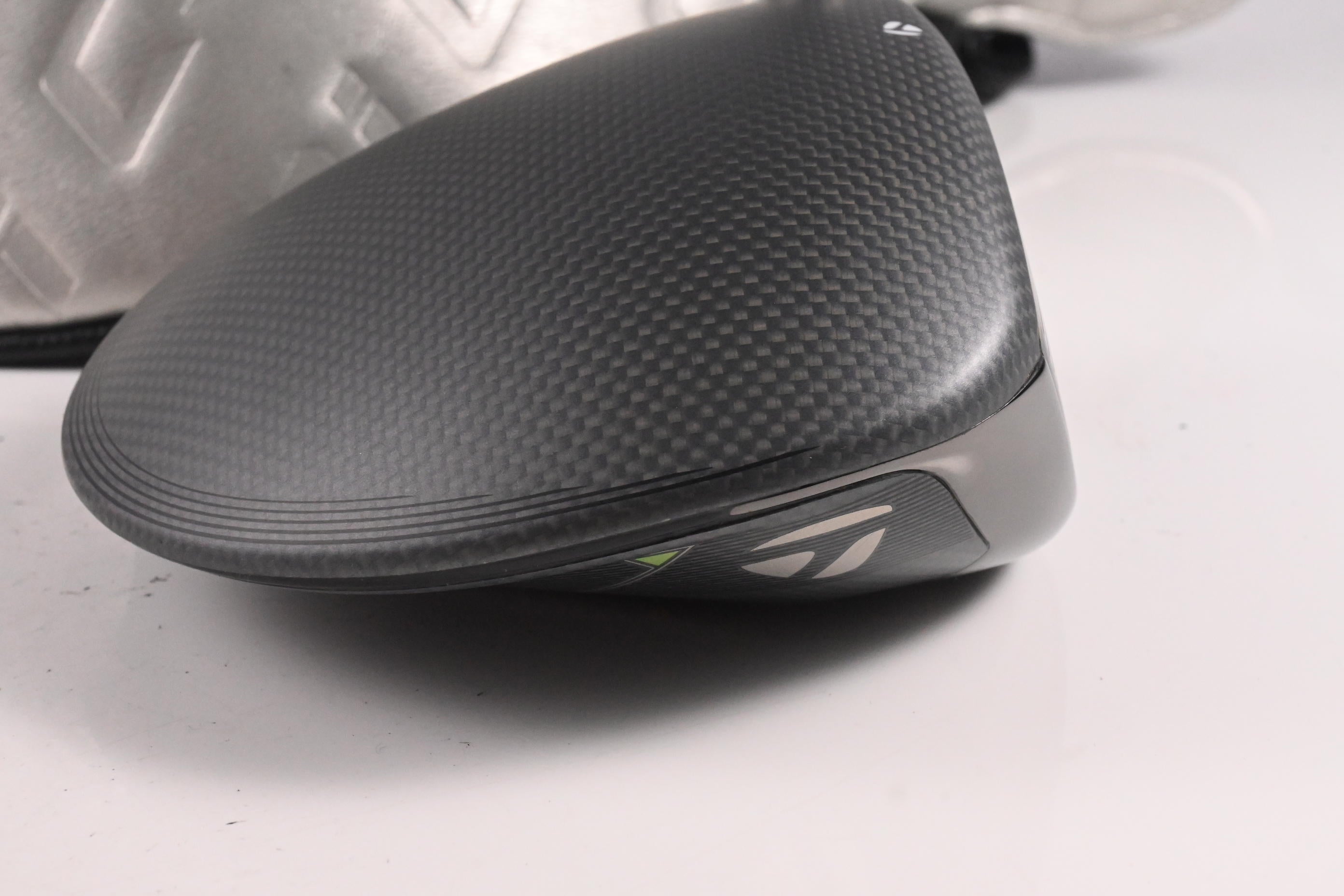 Taylormade Qi35 Driver / 10.5 Degree / Regular Flex Fujikura Ventus Blue 5 Shaft