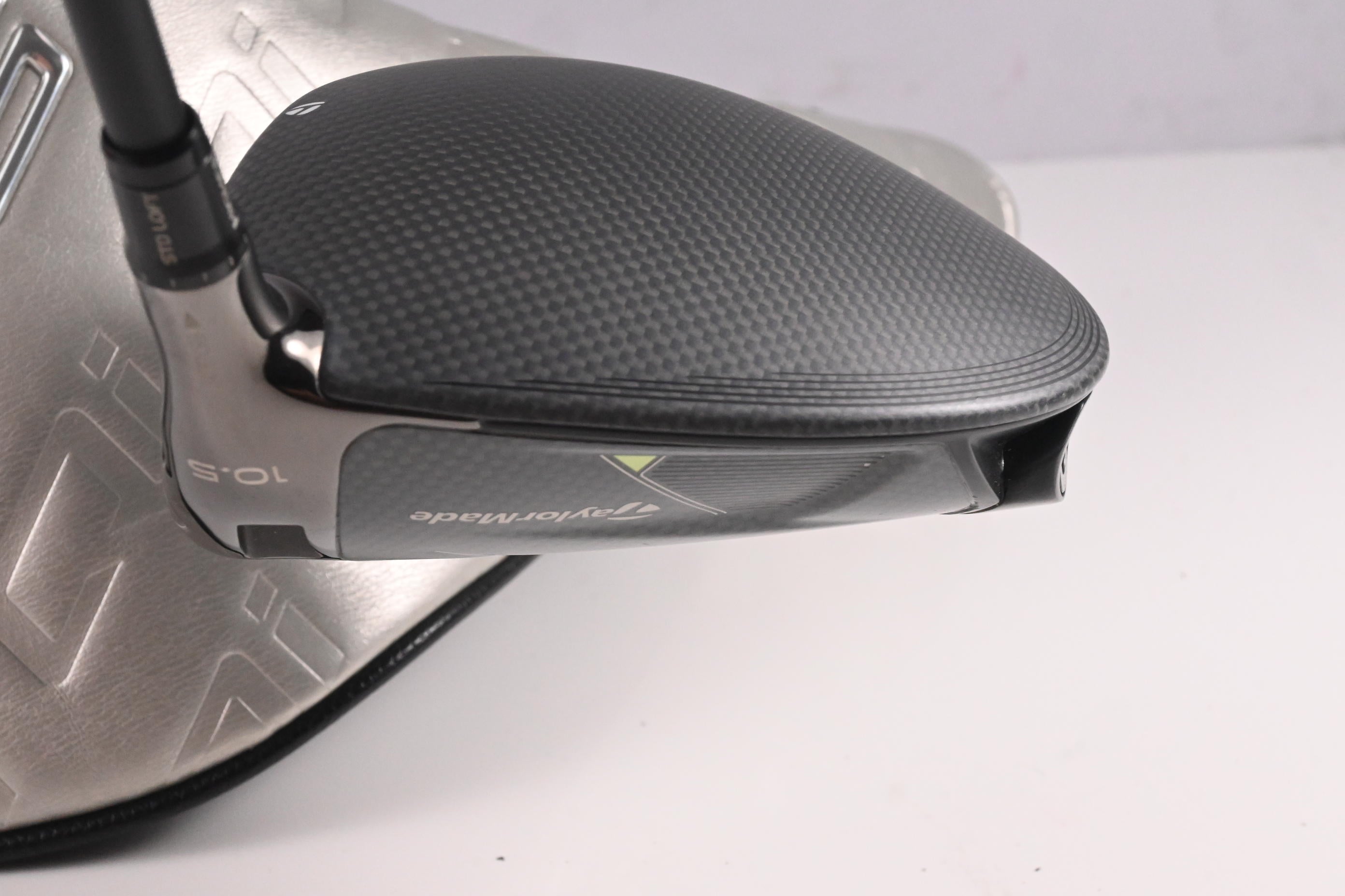 Taylormade Qi35 Driver / 10.5 Degree / Regular Flex Fujikura Ventus Blue 5 Shaft