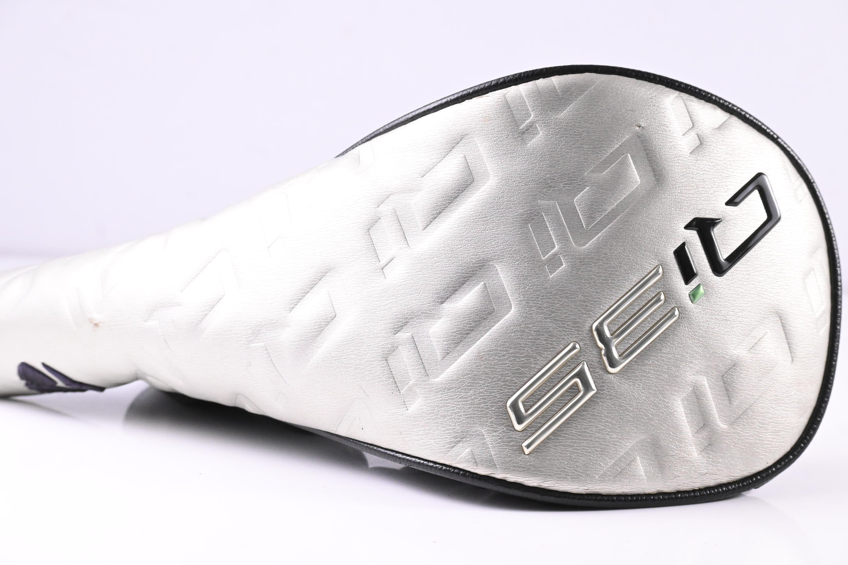 Taylormade Qi35 Driver / 10.5 Degree / Stiff Flex Kai'Li Dark Waves White 60